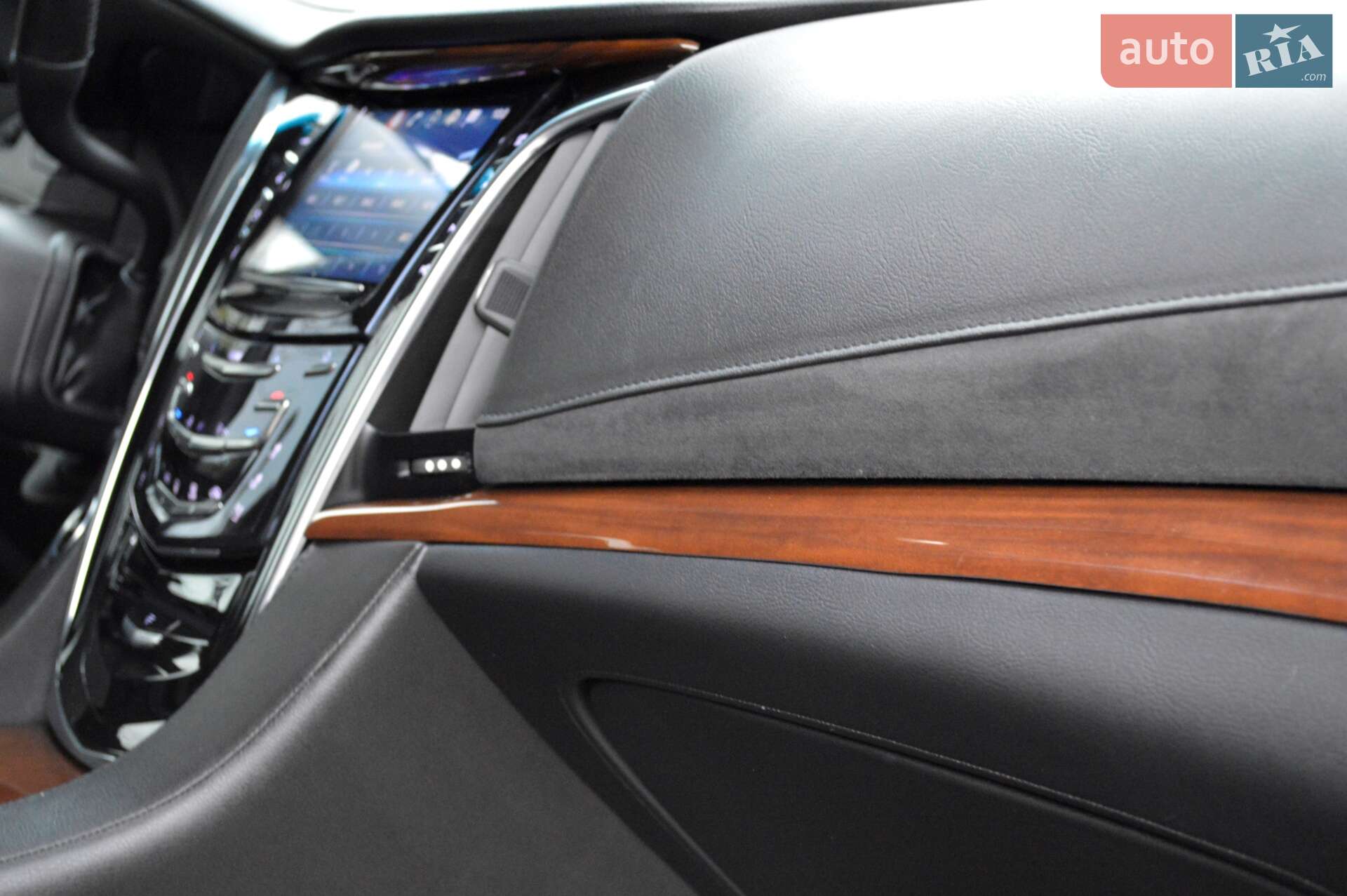 Cadillac Escalade 2017 VIN 1GYS4HKJ7JR115333 фото оголошення 55 з 67