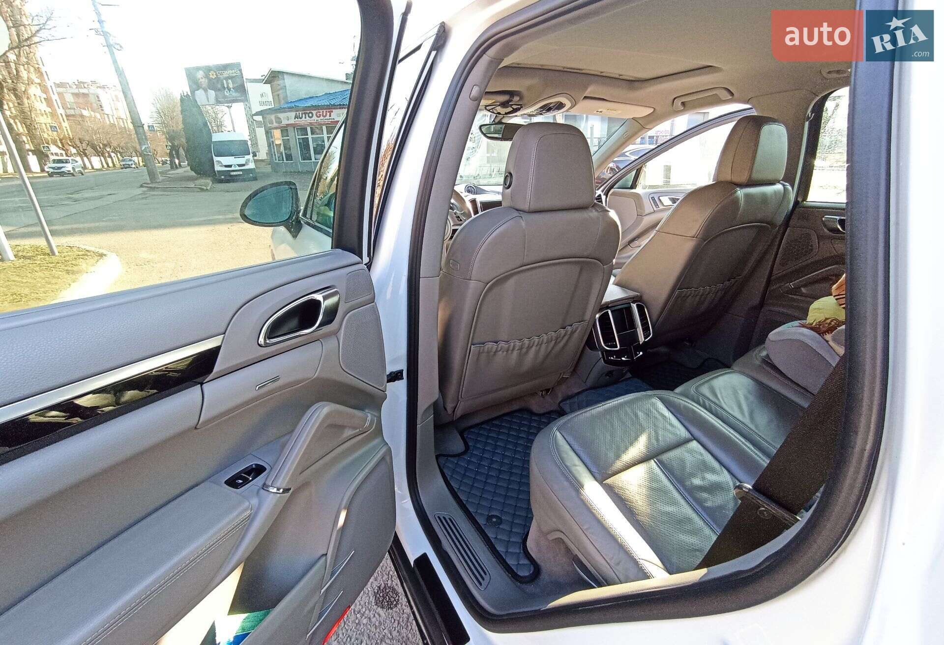 Porsche Cayenne 2012 VIN WP1AA2A21CLA10048 фото оголошення 21 з 28