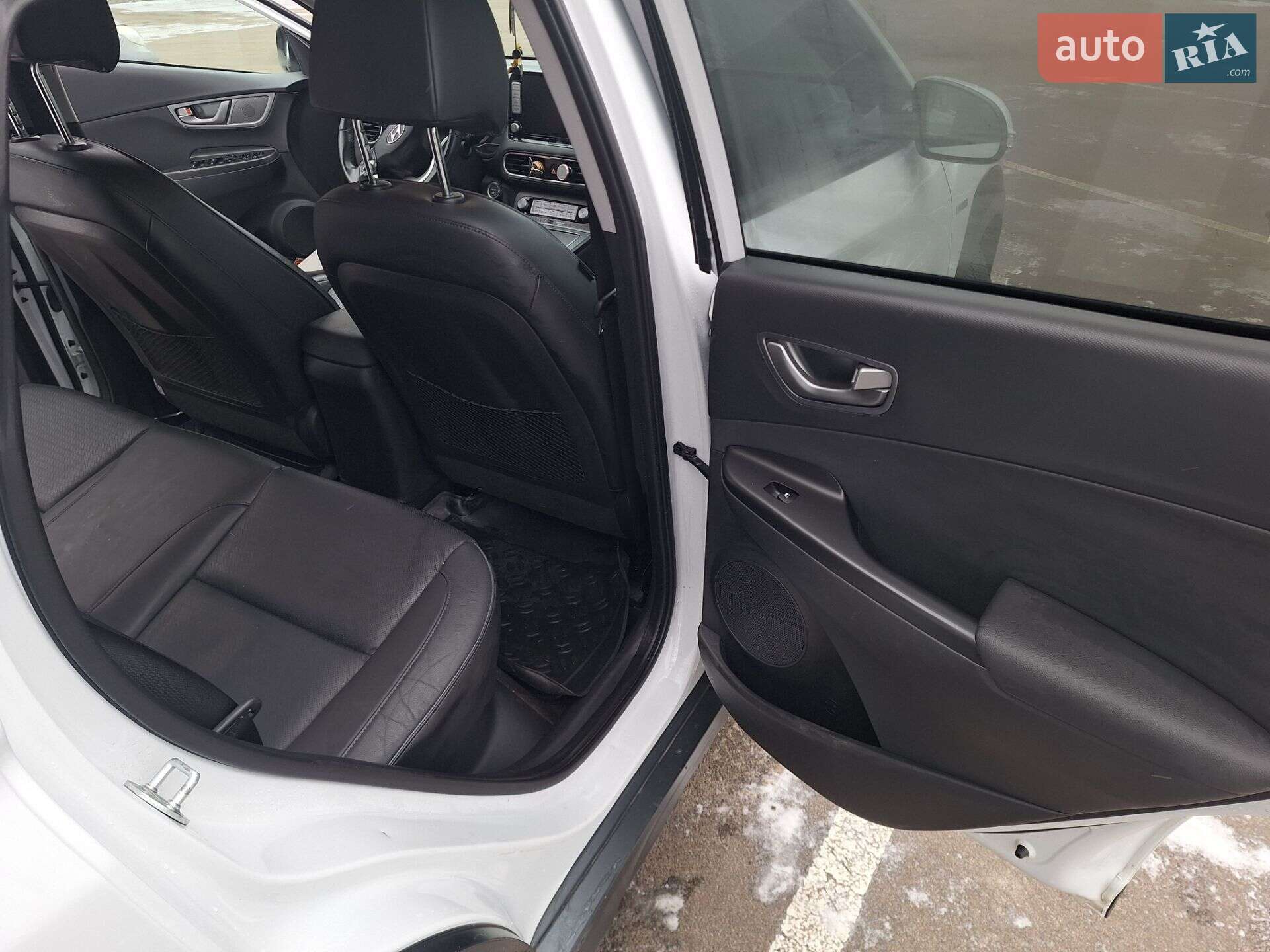 Hyundai Kona Electric 2019 VIN KMHK581GFKU050942 фото оголошення 27 з 49