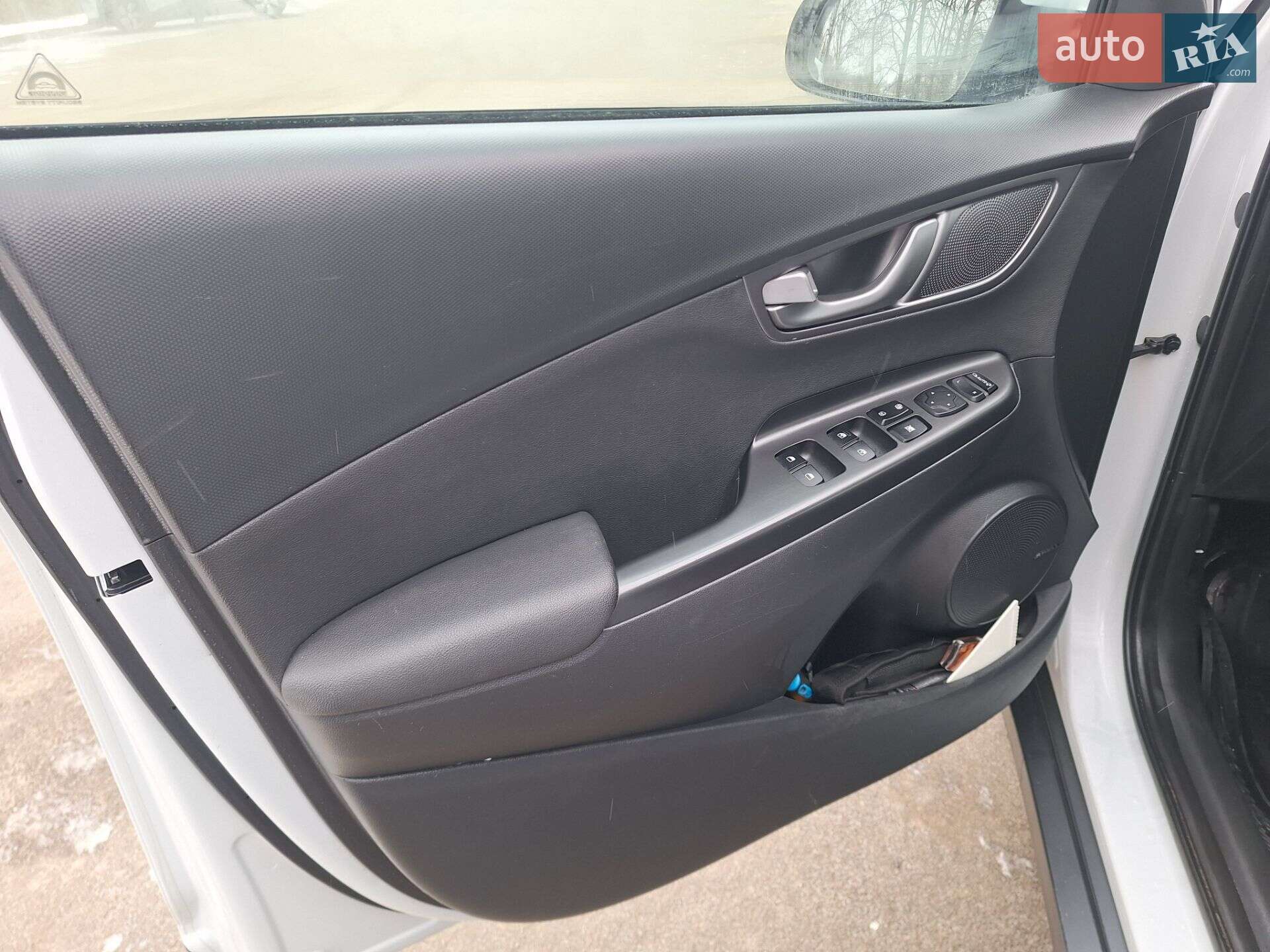 Hyundai Kona Electric 2019 VIN KMHK581GFKU050942 фото оголошення 32 з 49