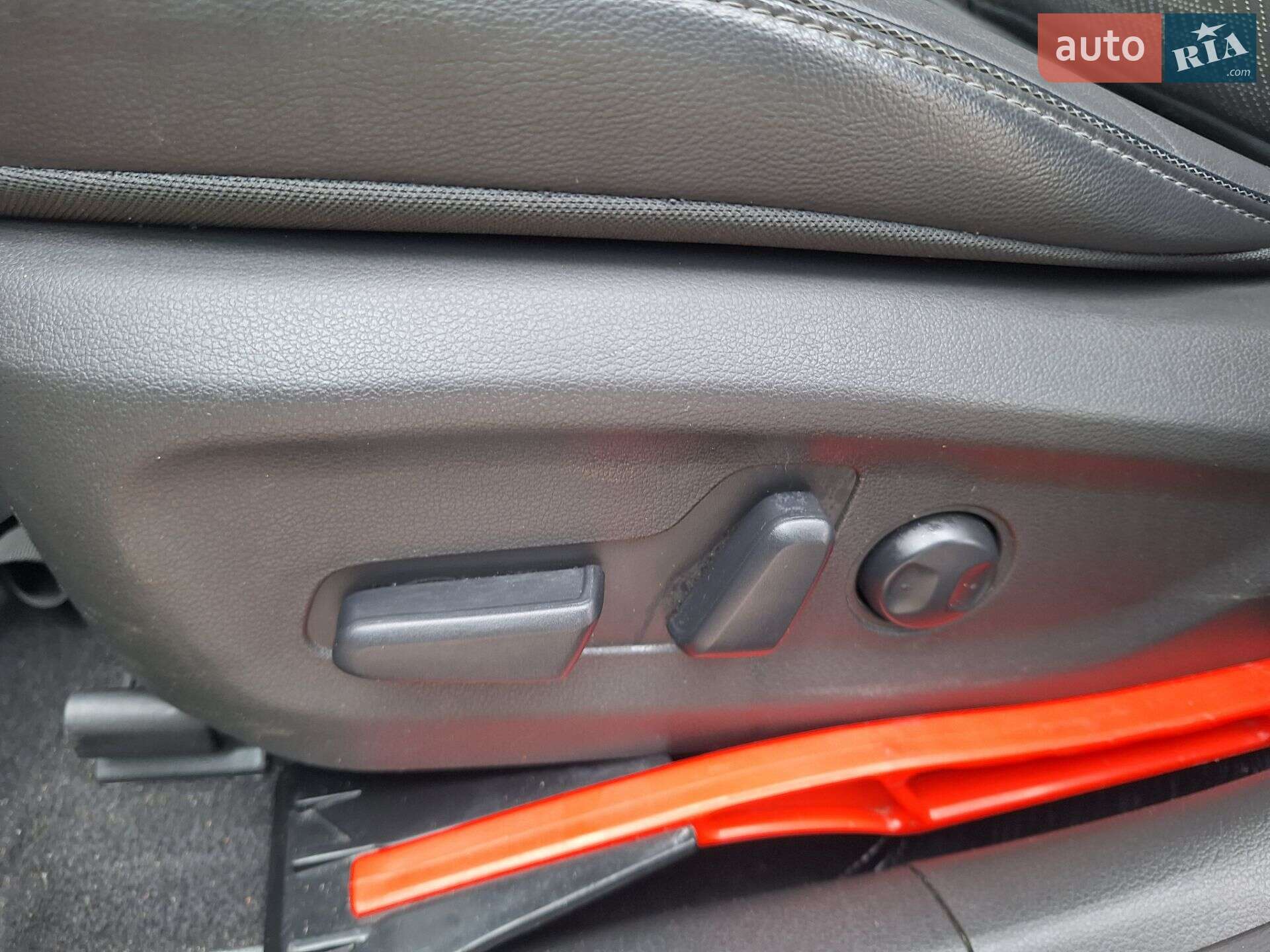 Hyundai Kona Electric 2019 VIN KMHK581GFKU050942 фото оголошення 42 з 49