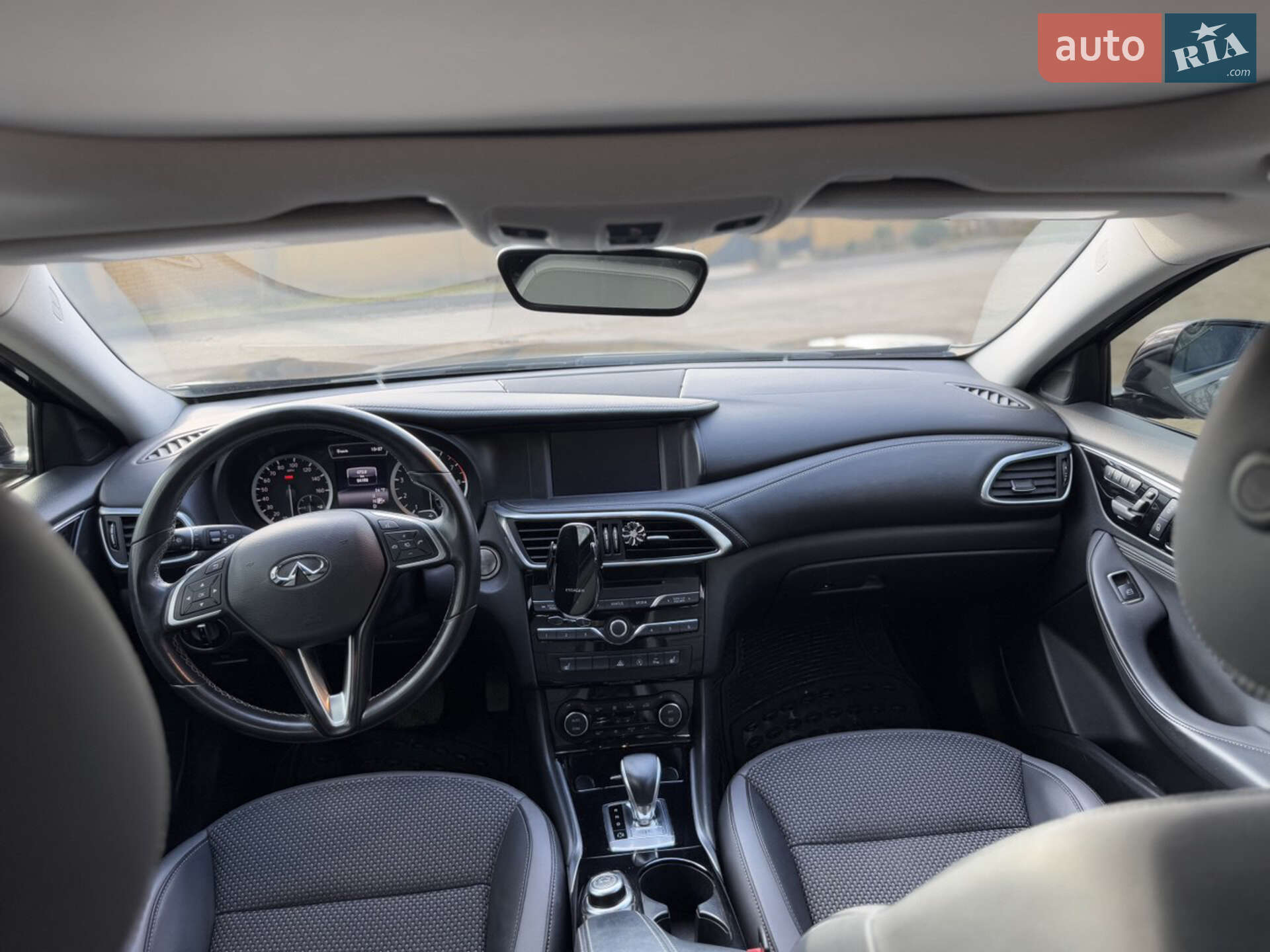 Infiniti QX30 2018 VIN SJKCH5CP3KA009894 фото оголошення 12 з 45
