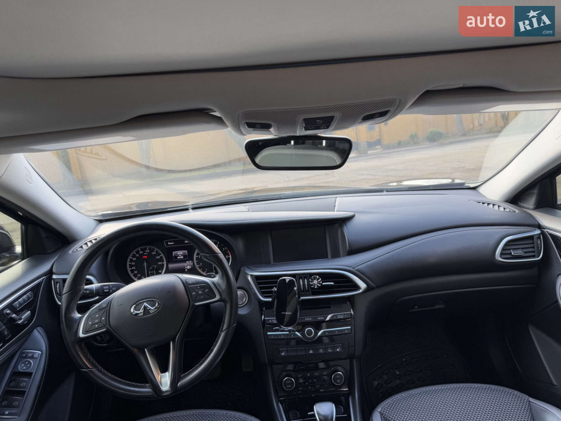 Infiniti QX30 2018 VIN SJKCH5CP3KA009894 фото оголошення 13 з 45