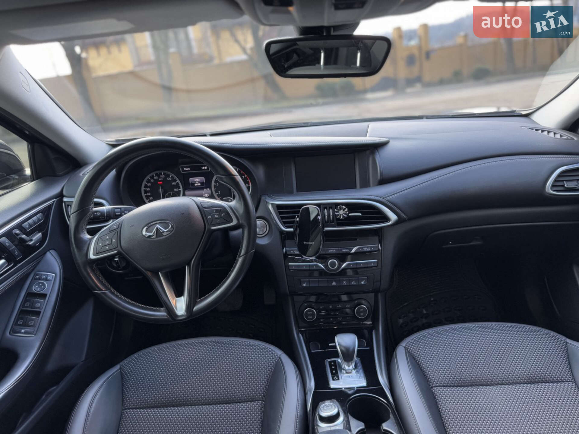 Infiniti QX30 2018 VIN SJKCH5CP3KA009894 фото оголошення 11 з 45