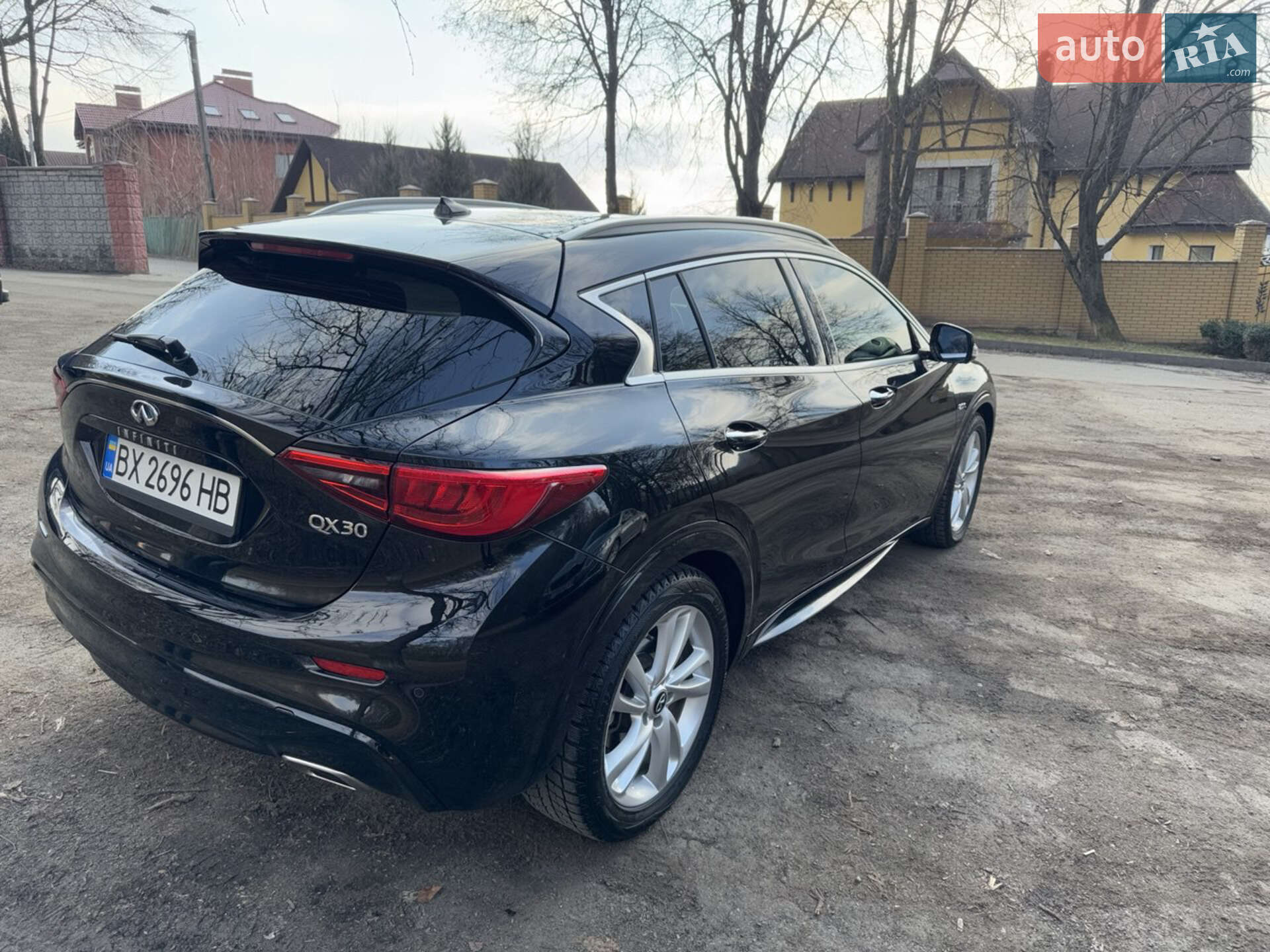 Infiniti QX30 2018 VIN SJKCH5CP3KA009894 фото оголошення 8 з 45