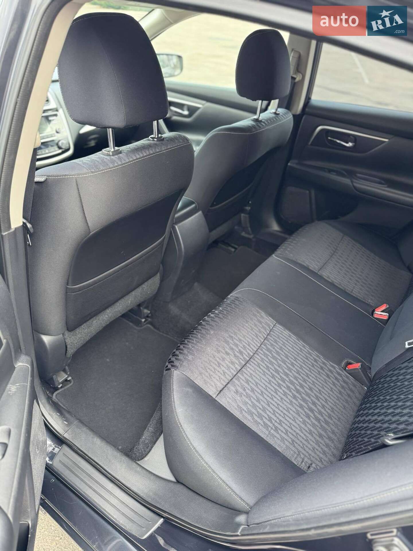 Nissan Altima 2018 VIN 1N4AL3AP6JC181894 фото оголошення 12 з 14