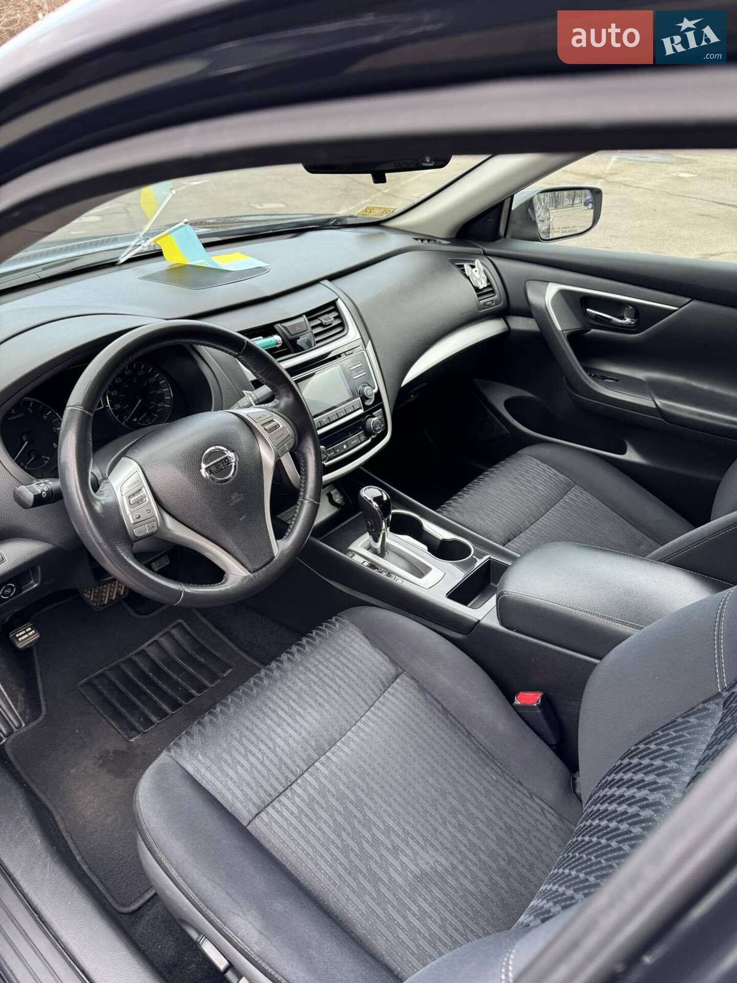 Nissan Altima 2018 VIN 1N4AL3AP6JC181894 фото оголошення 10 з 14