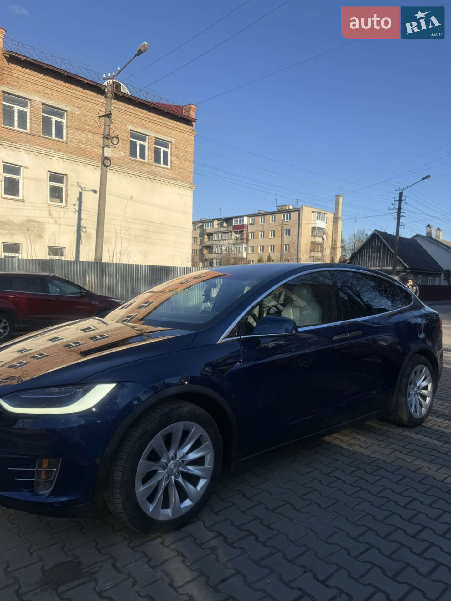 Tesla Model X 2016 VIN 5YJXCBE20HF034335 фото оголошення 3 з 13