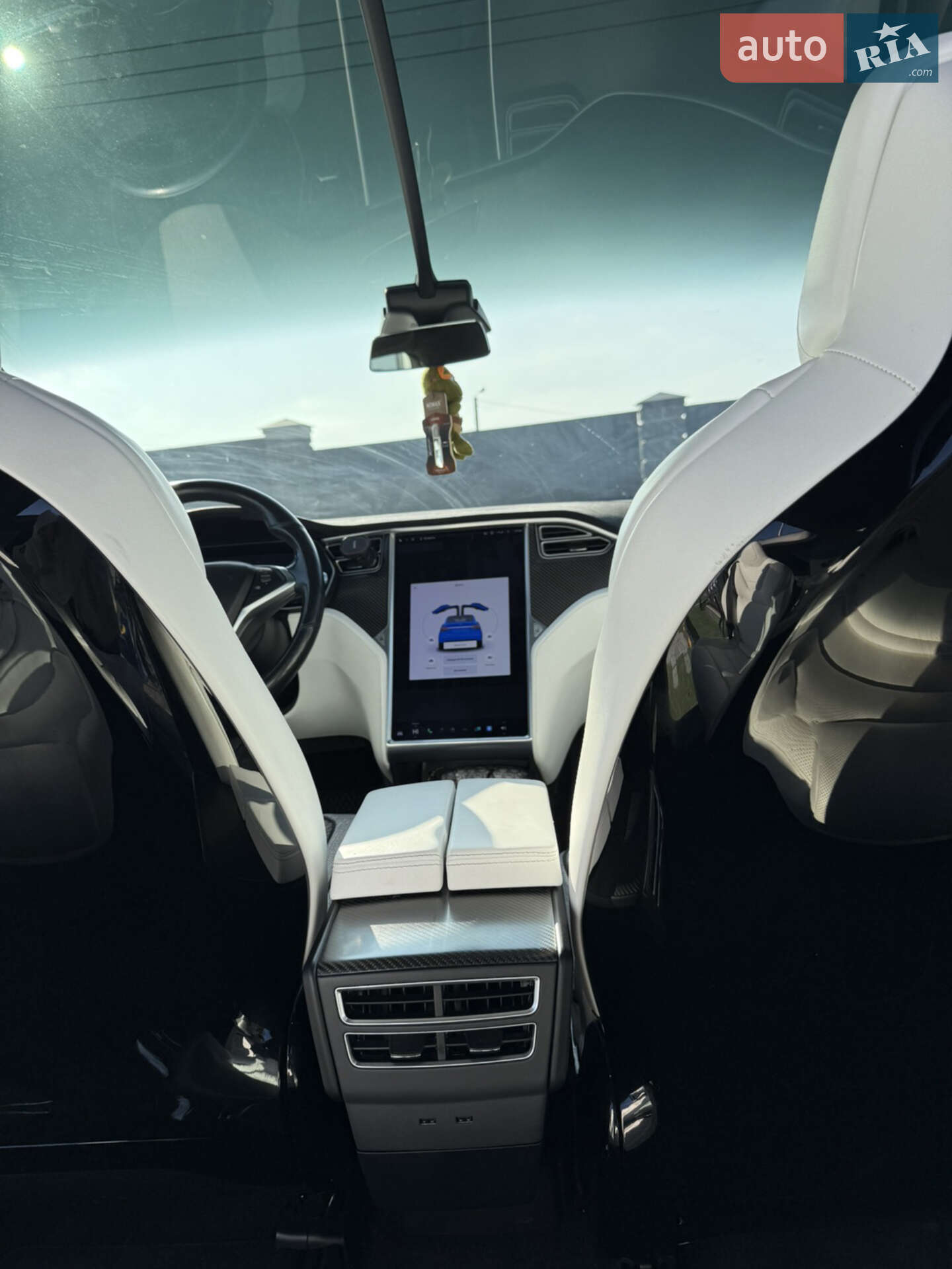 Tesla Model X 2016 VIN 5YJXCBE20HF034335 фото оголошення 6 з 13