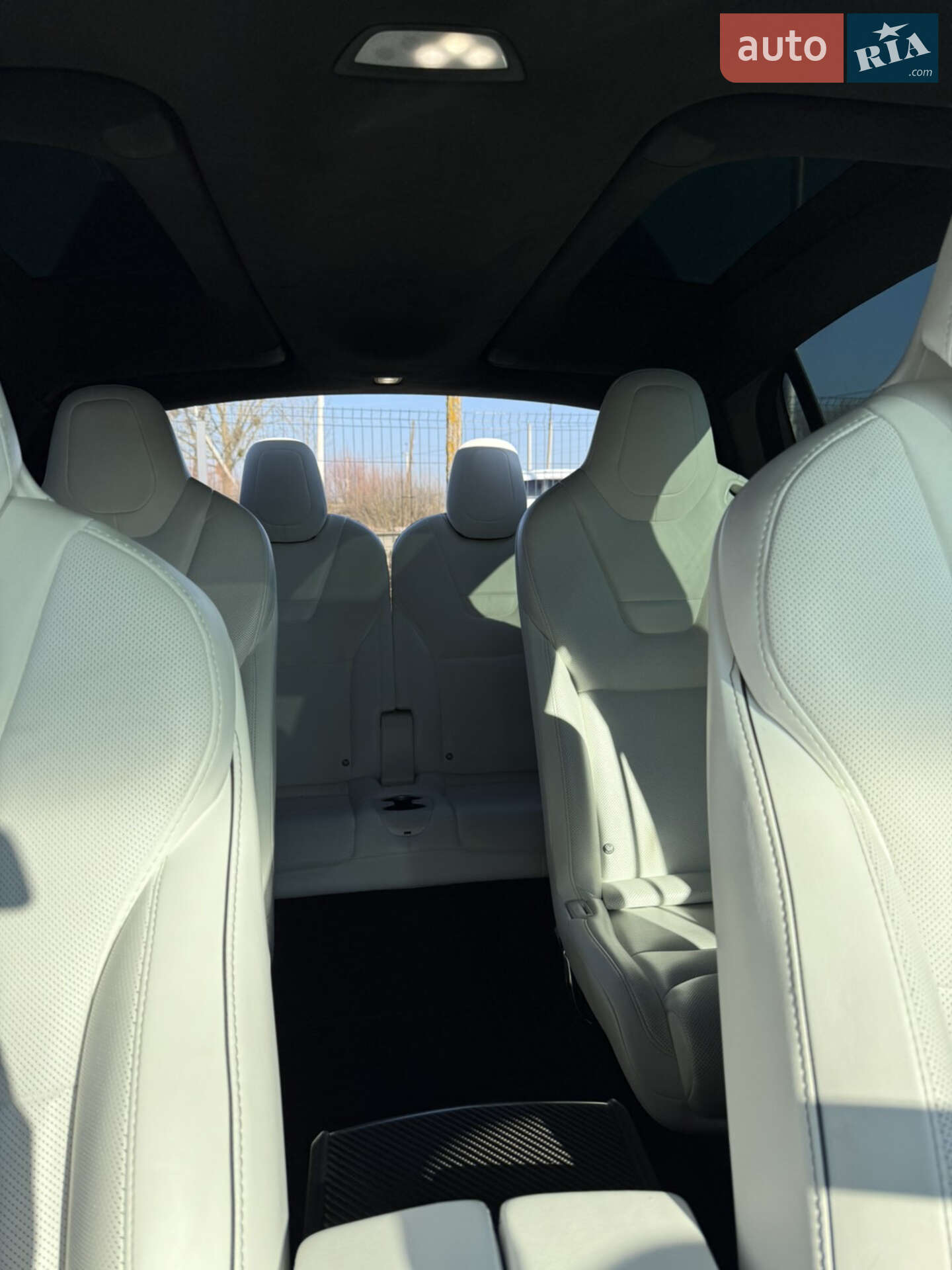 Tesla Model X 2016 VIN 5YJXCBE20HF034335 фото оголошення 11 з 13