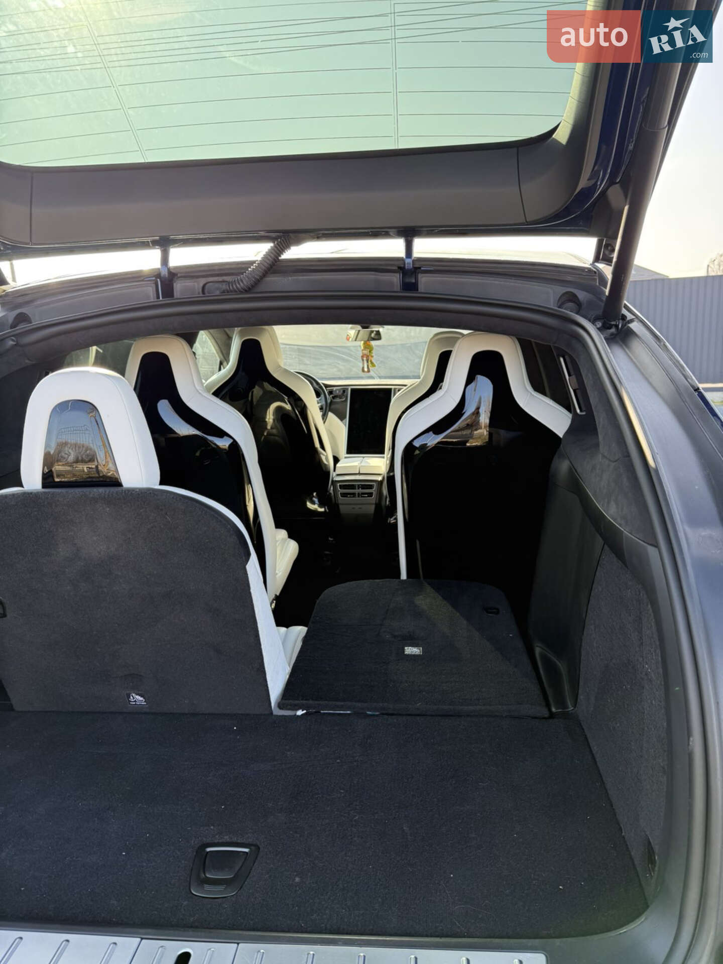 Tesla Model X 2016 VIN 5YJXCBE20HF034335 фото оголошення 12 з 13