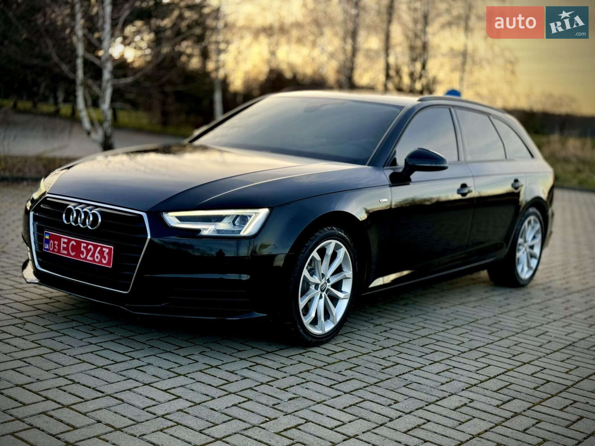 Audi A4 2019 VIN WAUZZZF47KA079088 фото оголошення 5 з 26