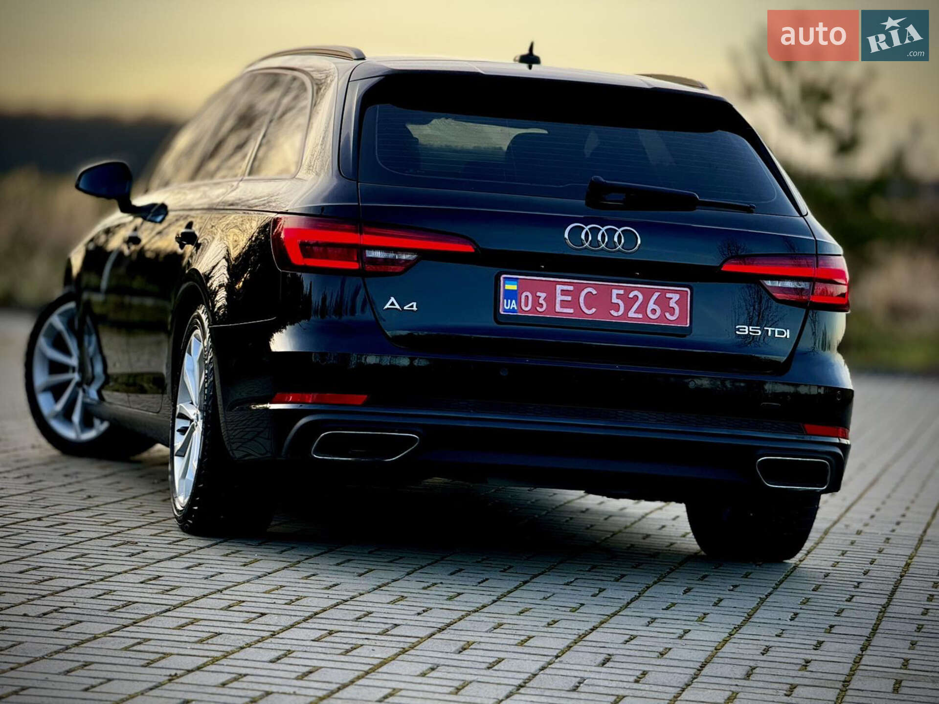 Audi A4 2019 VIN WAUZZZF47KA079088 фото оголошення 6 з 26
