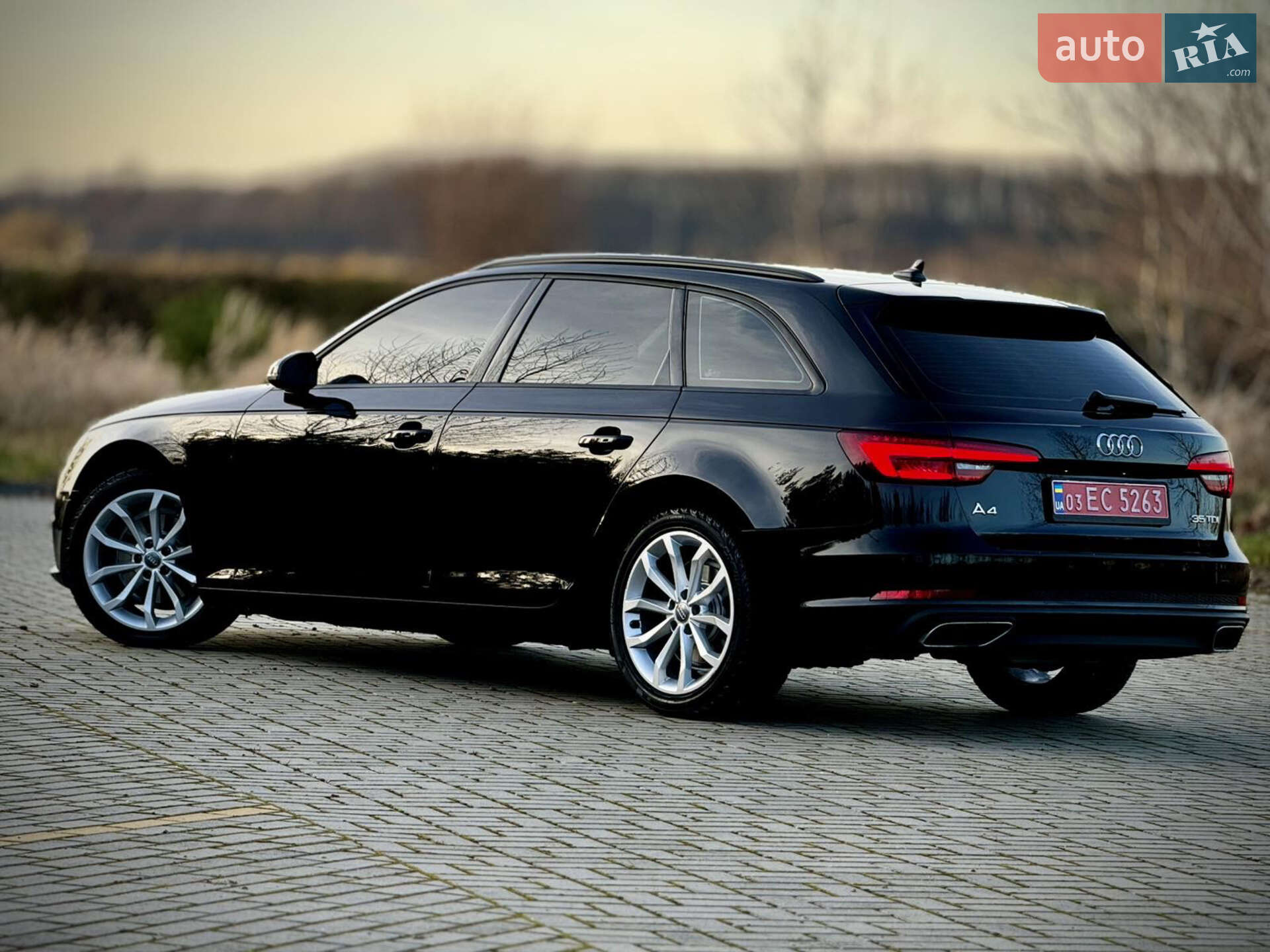 Audi A4 2019 VIN WAUZZZF47KA079088 фото оголошення 9 з 26