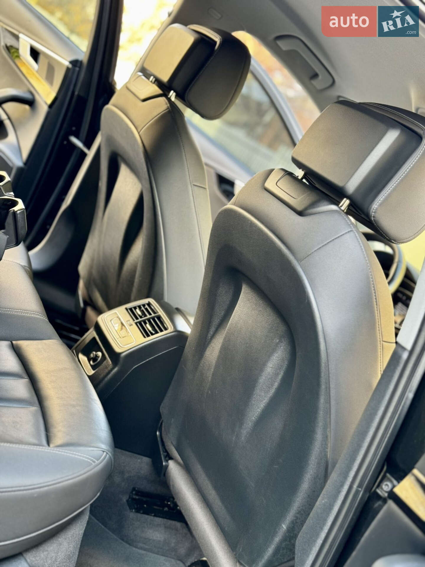 Audi A4 2019 VIN WAUZZZF47KA079088 фото оголошення 12 з 26