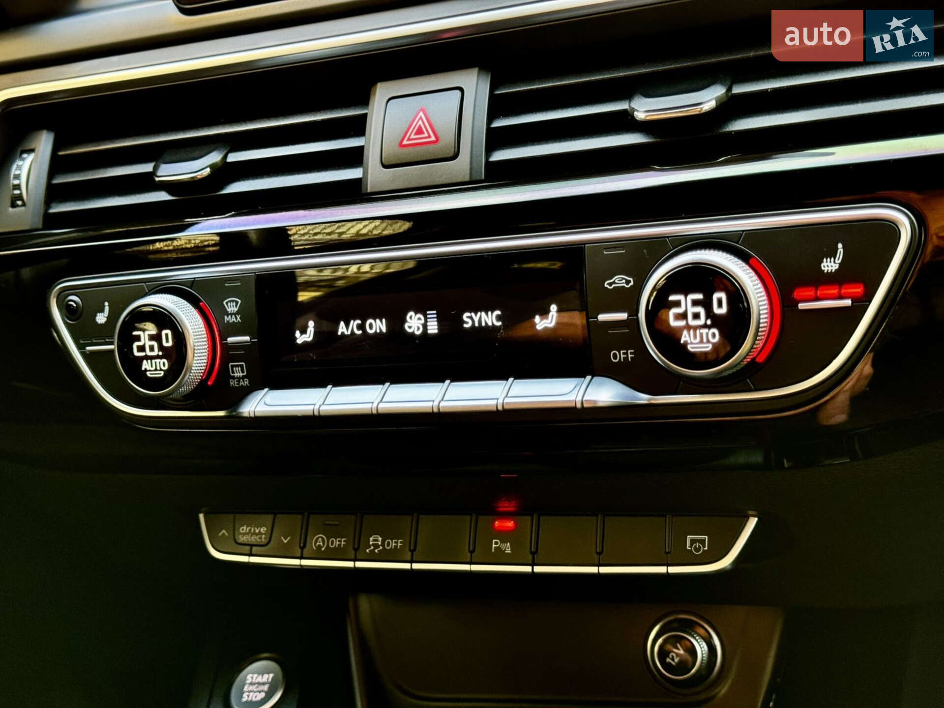 Audi A4 2019 VIN WAUZZZF47KA079088 фото оголошення 15 з 26