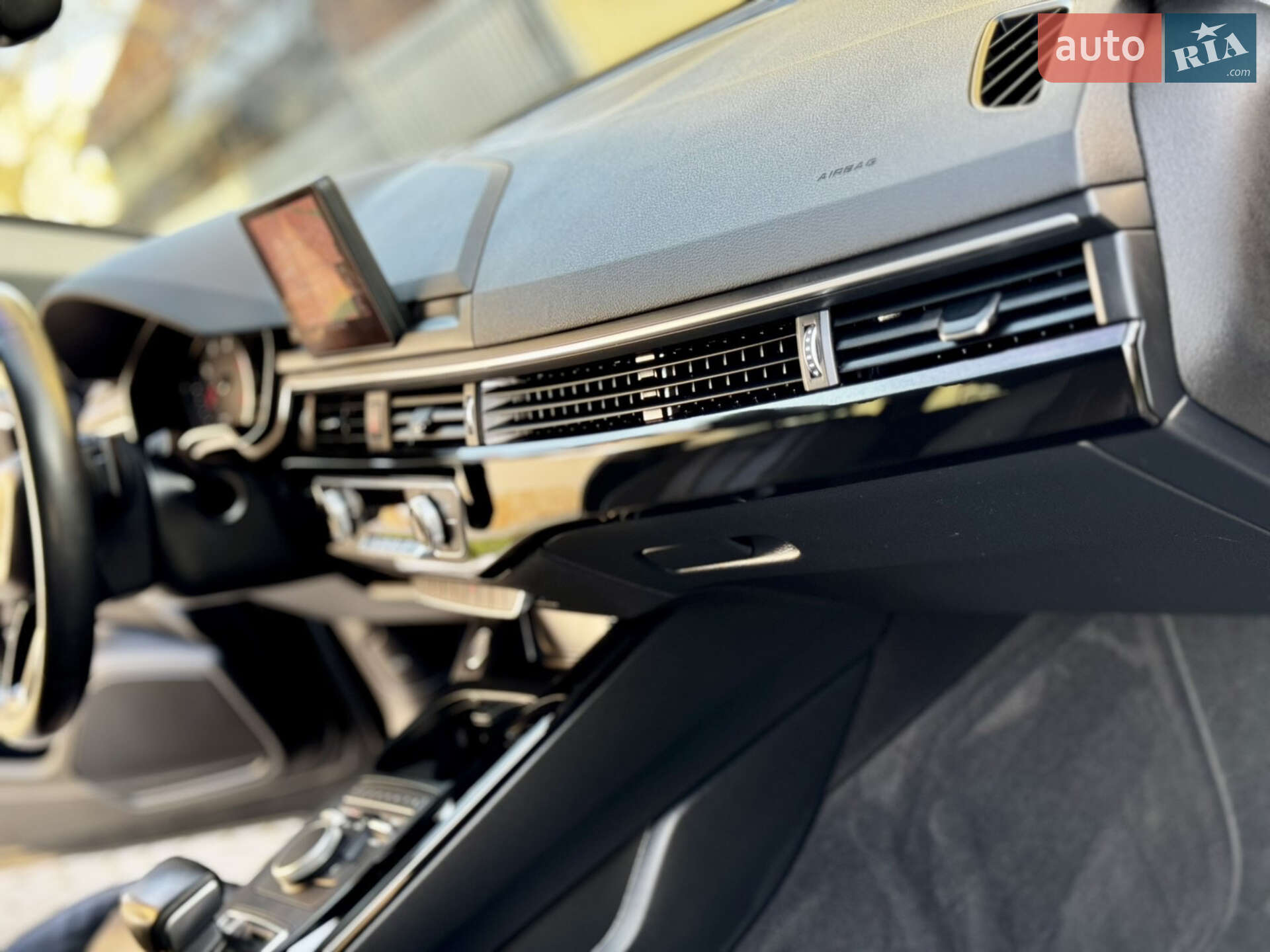Audi A4 2019 VIN WAUZZZF47KA079088 фото оголошення 20 з 26
