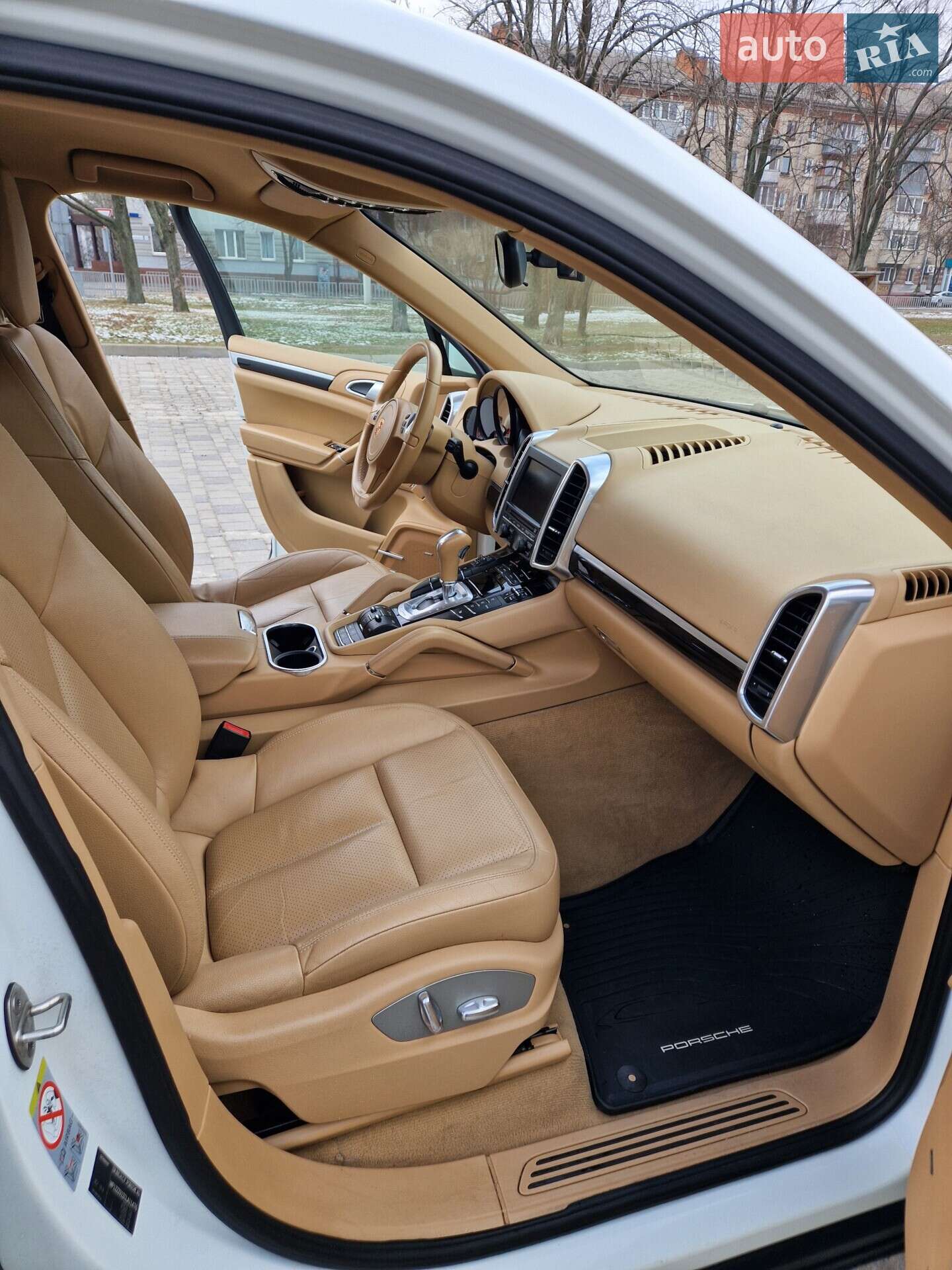 Porsche Cayenne 2012 VIN WP1ZZZ92ZCLA11476 фото оголошення 6 з 9