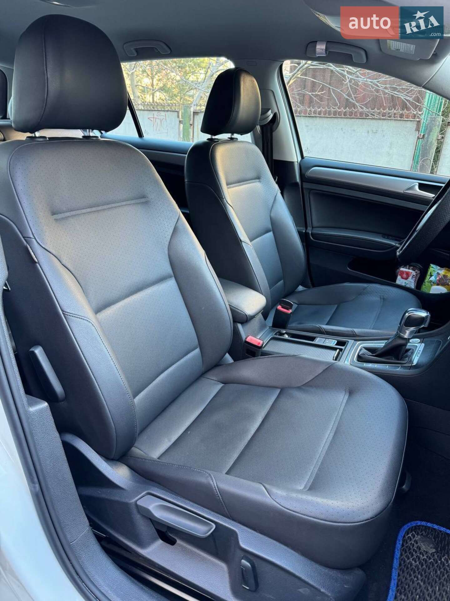 Volkswagen e-Golf 2014 VIN WVWPP7AU1FW903929 фото оголошення 11 з 27