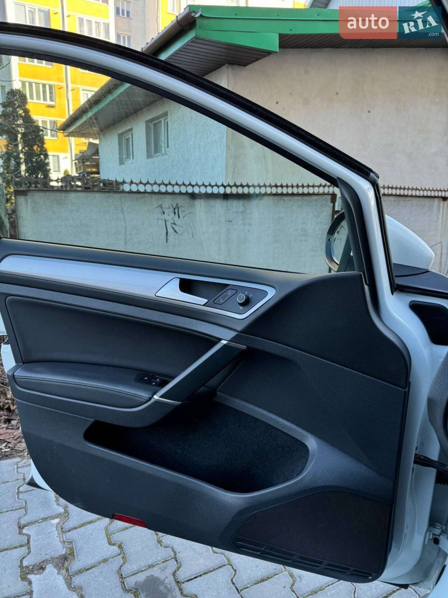 Volkswagen e-Golf 2014 VIN WVWPP7AU1FW903929 фото оголошення 19 з 27