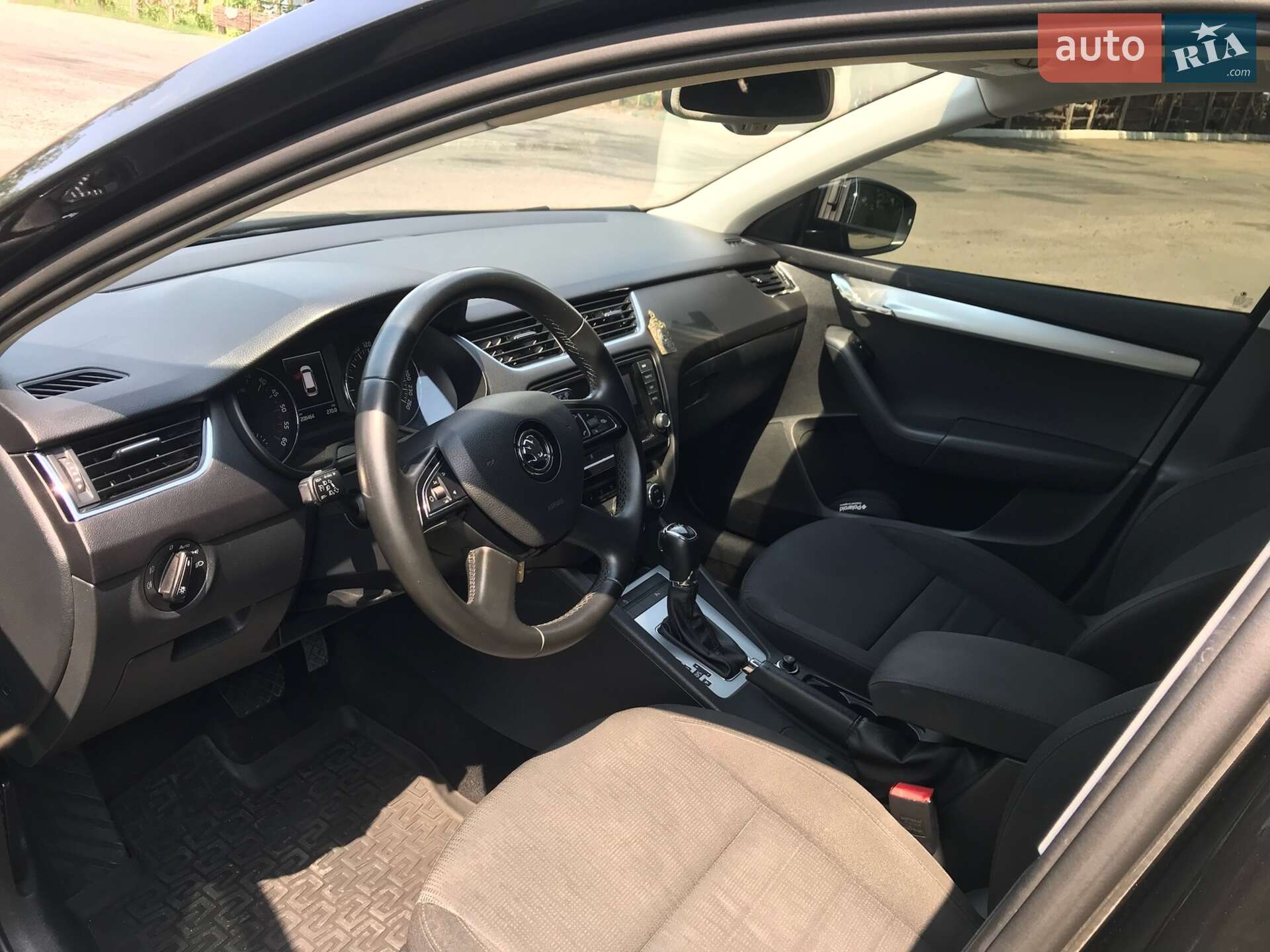 Skoda Octavia 2015 VIN TMBJJ9NE1F0195609 фото оголошення 2 з 25