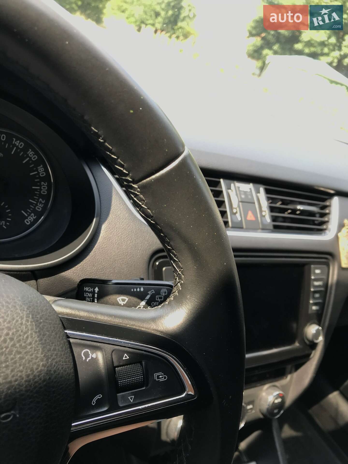 Skoda Octavia 2015 VIN TMBJJ9NE1F0195609 фото оголошення 10 з 25