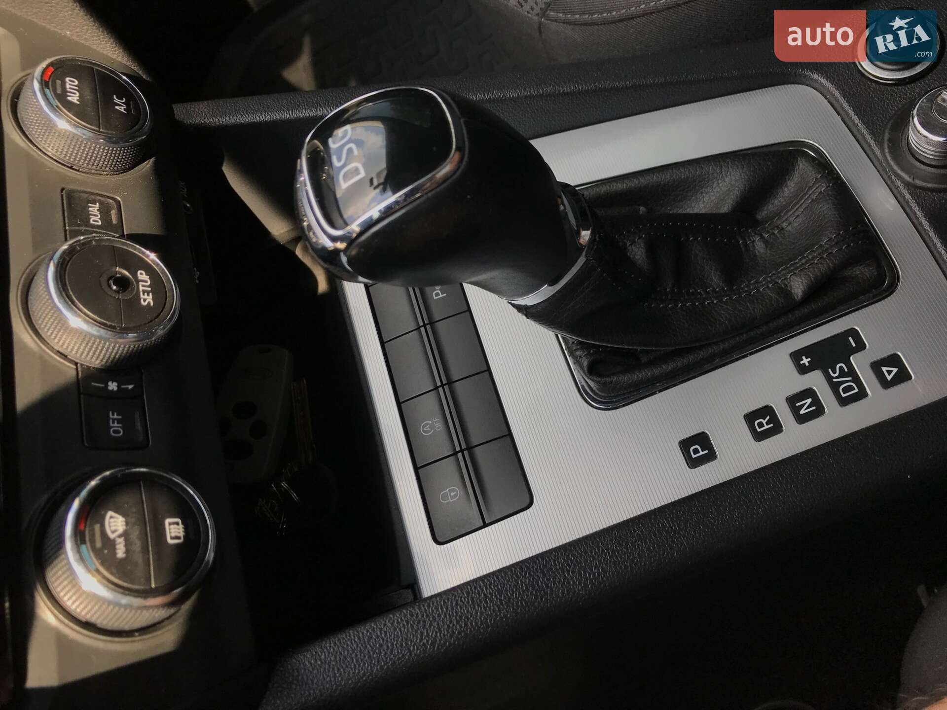 Skoda Octavia 2015 VIN TMBJJ9NE1F0195609 фото оголошення 12 з 25