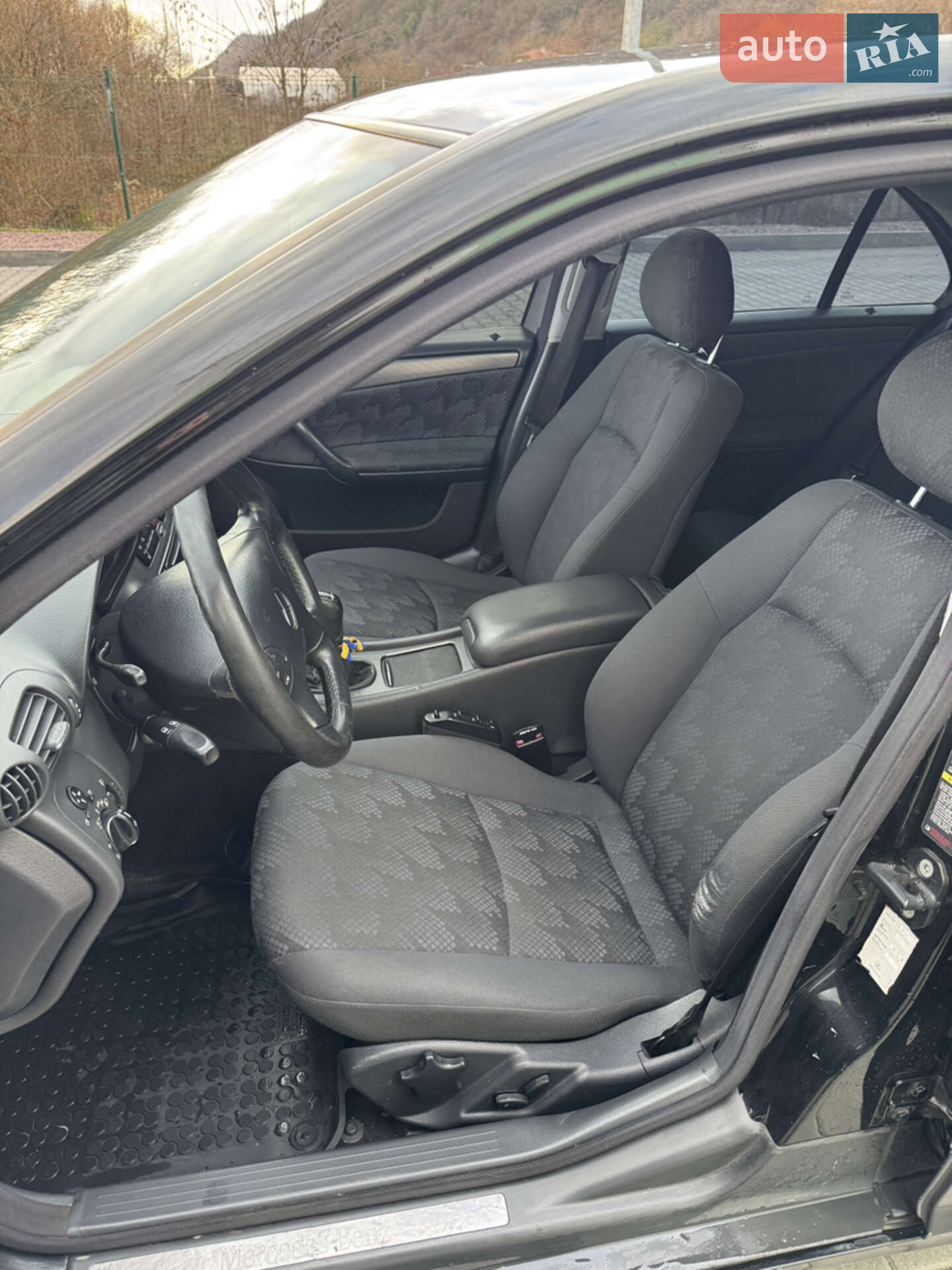 Mercedes-Benz C-Class 2003 VIN WDB2030161F466927 фото оголошення 20 з 25