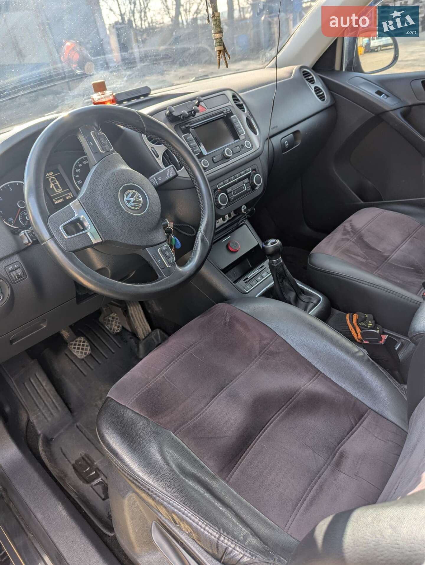 Volkswagen Tiguan 2010 VIN WVGZZZ5NZBW052557 фото оголошення 2 з 13