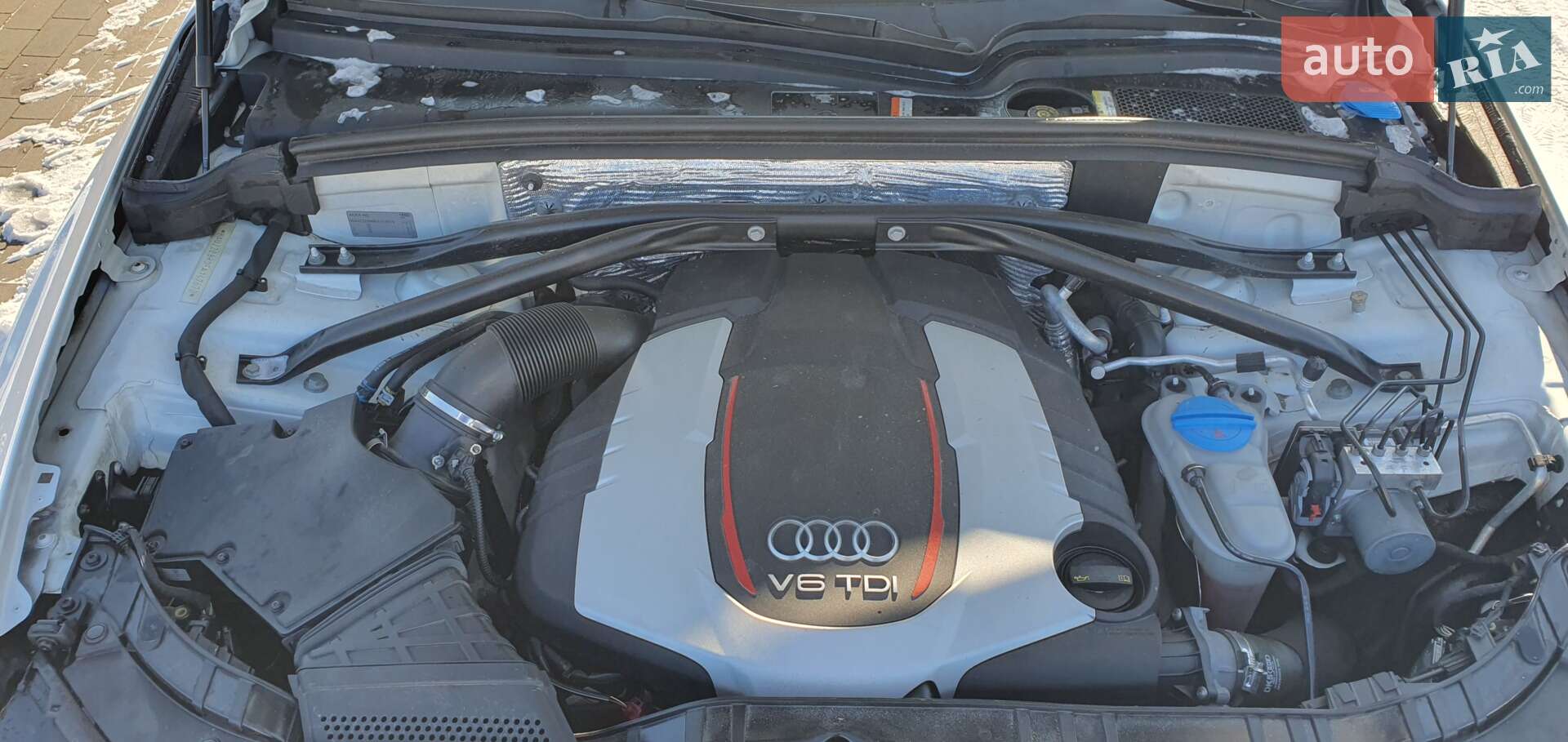 Audi SQ5 2015 VIN WAUZZZ8R0FA147679 фото оголошення 18 з 36