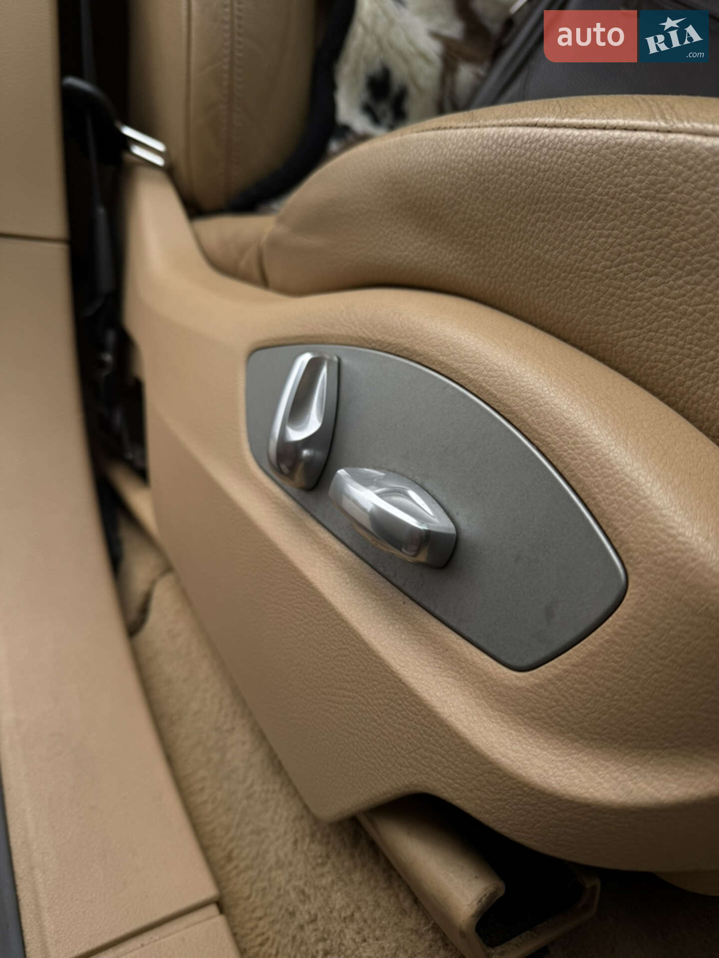 Porsche Cayenne 2013 VIN WP1AF2A26ELA32695 фото оголошення 7 з 19