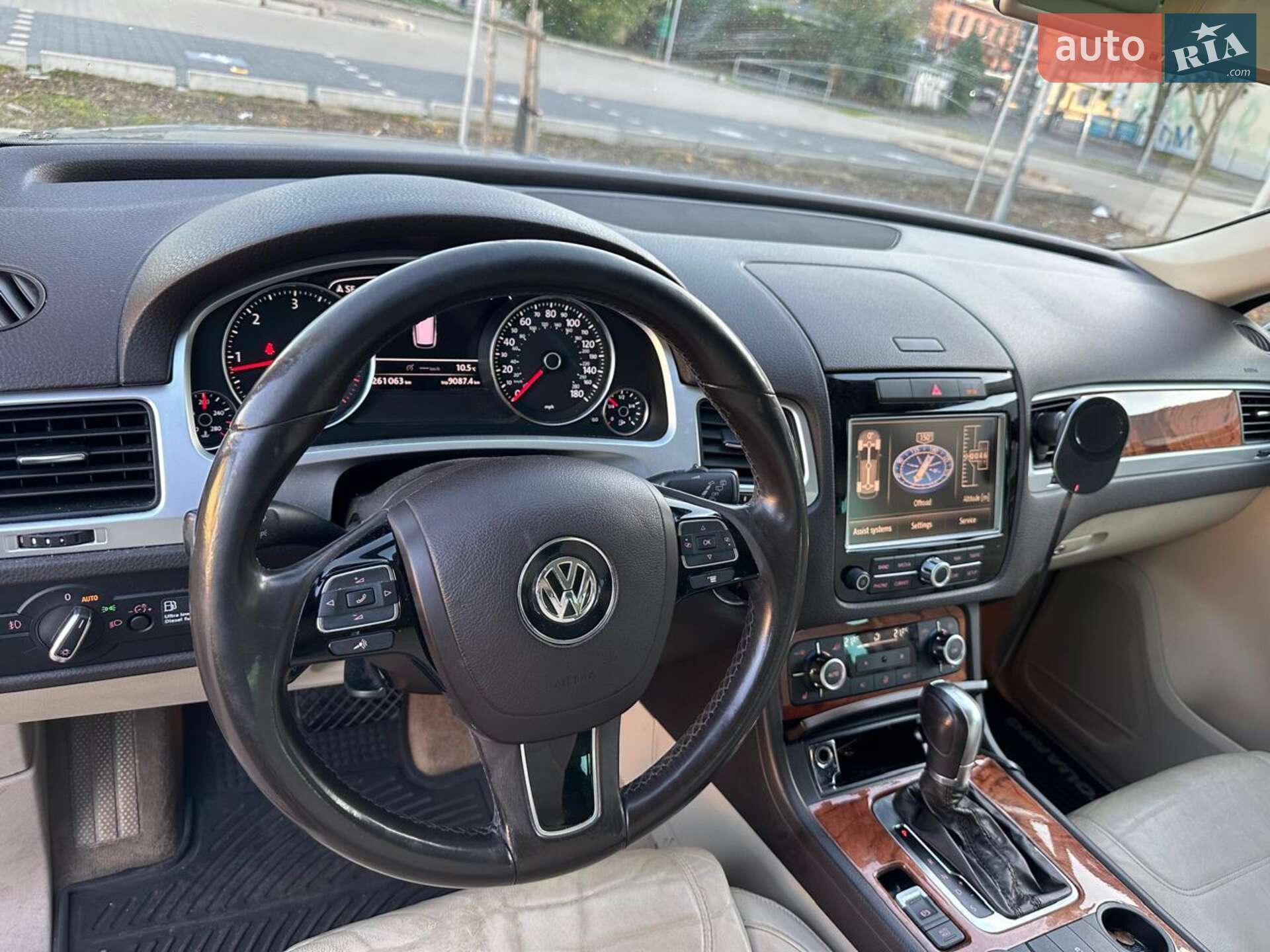Volkswagen Touareg 2011 VIN WVGFK9BP0BD004043 фото оголошення 2 з 15