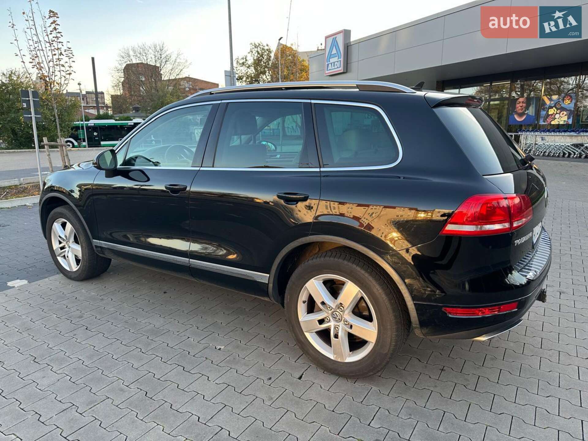 Volkswagen Touareg 2011 VIN WVGFK9BP0BD004043 фото оголошення 5 з 15