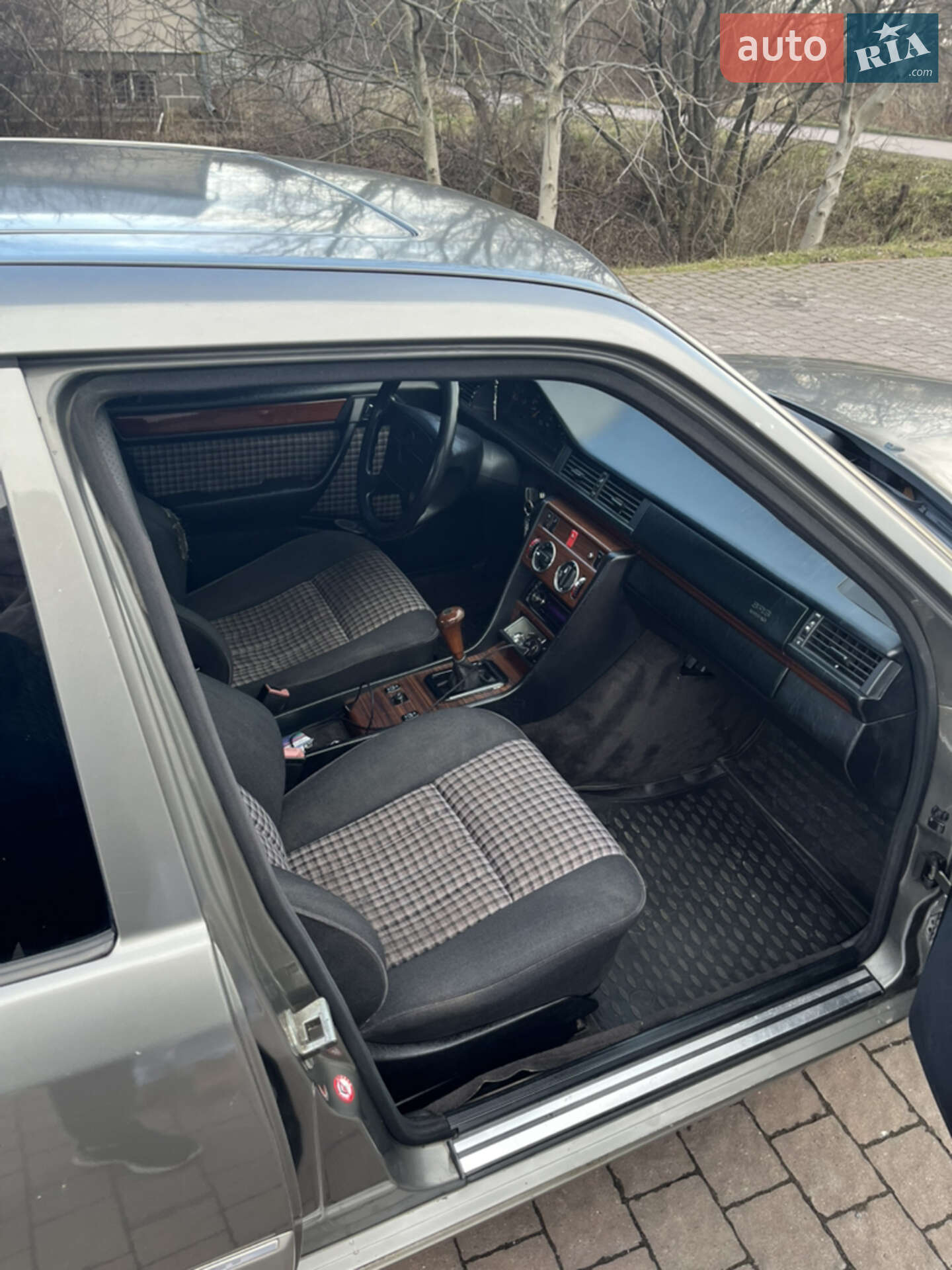Mercedes-Benz E-Class 1994 VIN WDB124120GA310251 фото оголошення 8 з 8