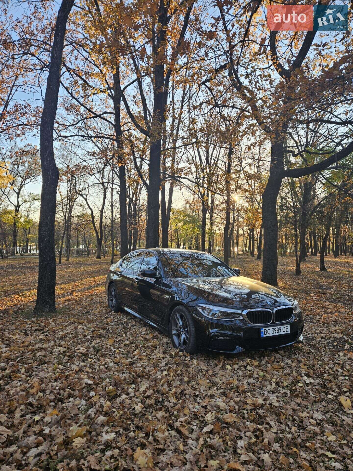 BMW 5 Series 2018 VIN WBAJD1C5XJG474999 фото оголошення 2 з 19