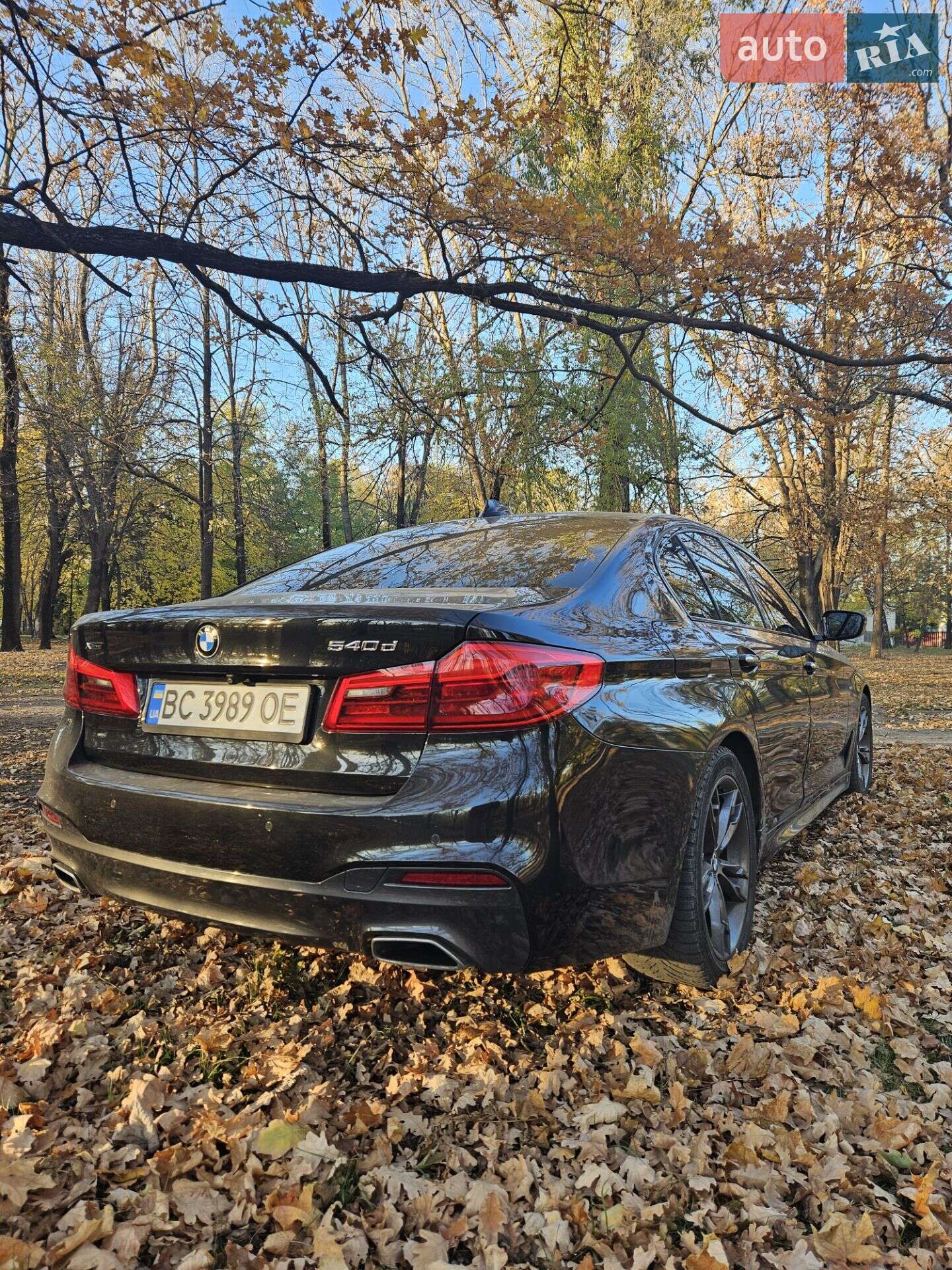 BMW 5 Series 2018 VIN WBAJD1C5XJG474999 фото оголошення 3 з 19