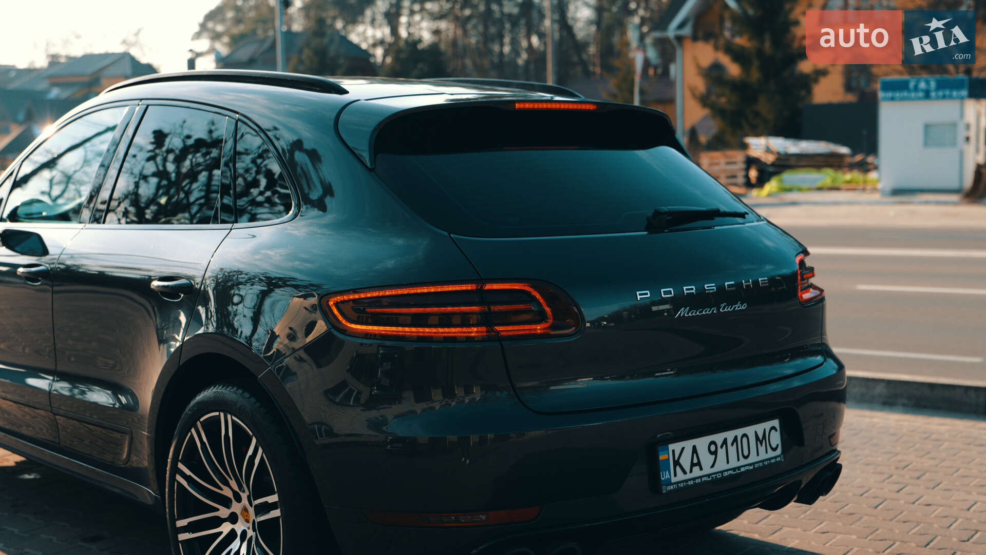 Porsche Macan 2016 VIN WP1ZZZ95ZHLB70432 фото оголошення 3 з 20