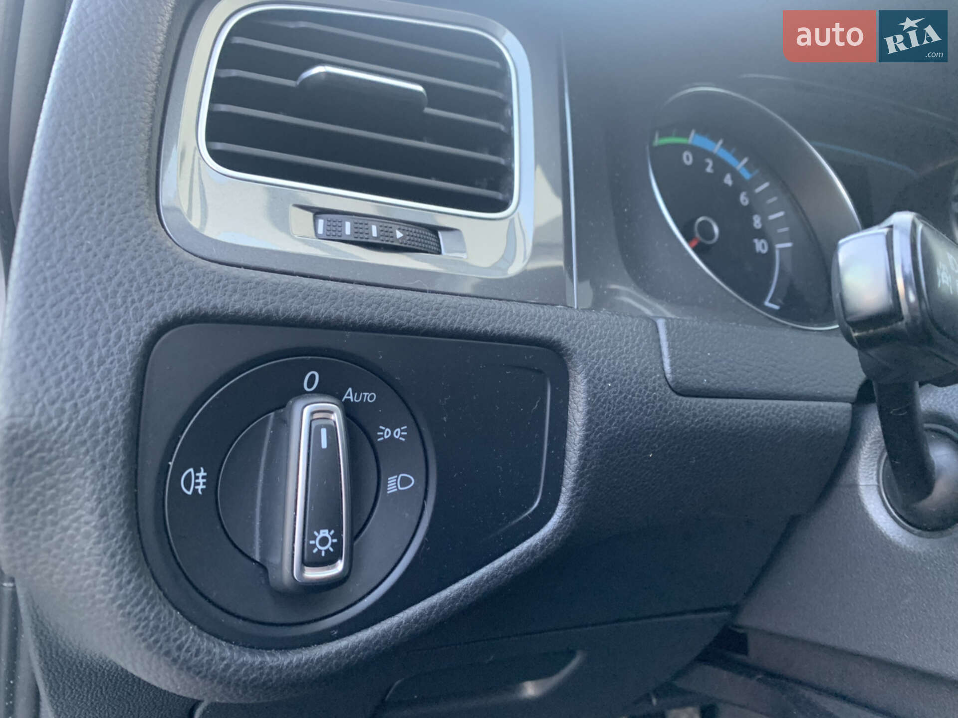 Volkswagen e-Golf 2014 VIN WVWZZZAUZFW905813 фото оголошення 7 з 42