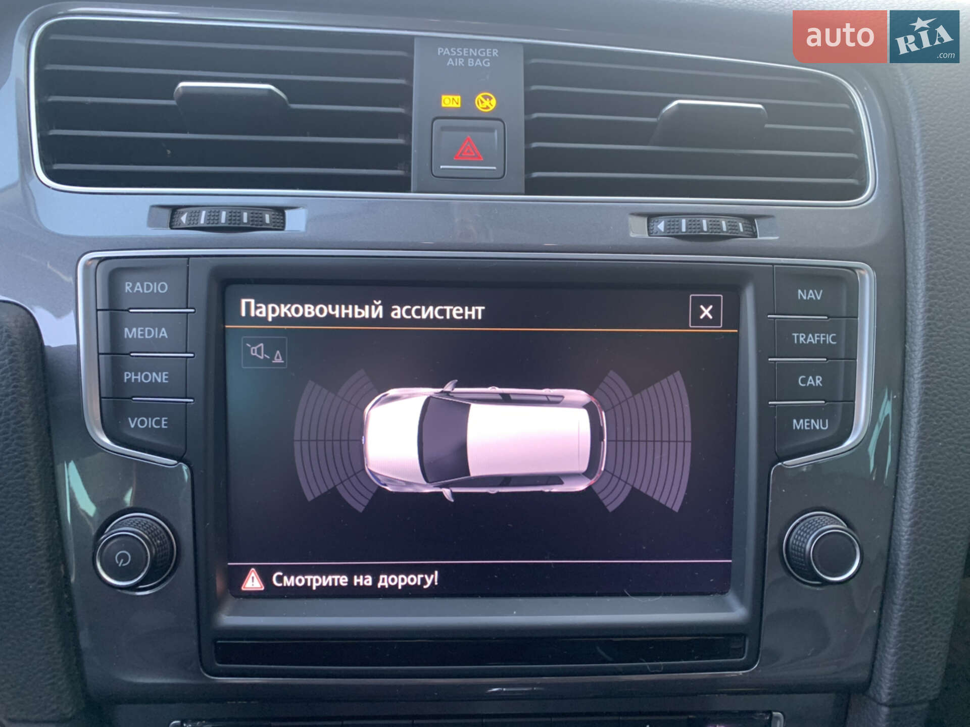 Volkswagen e-Golf 2014 VIN WVWZZZAUZFW905813 фото оголошення 8 з 42