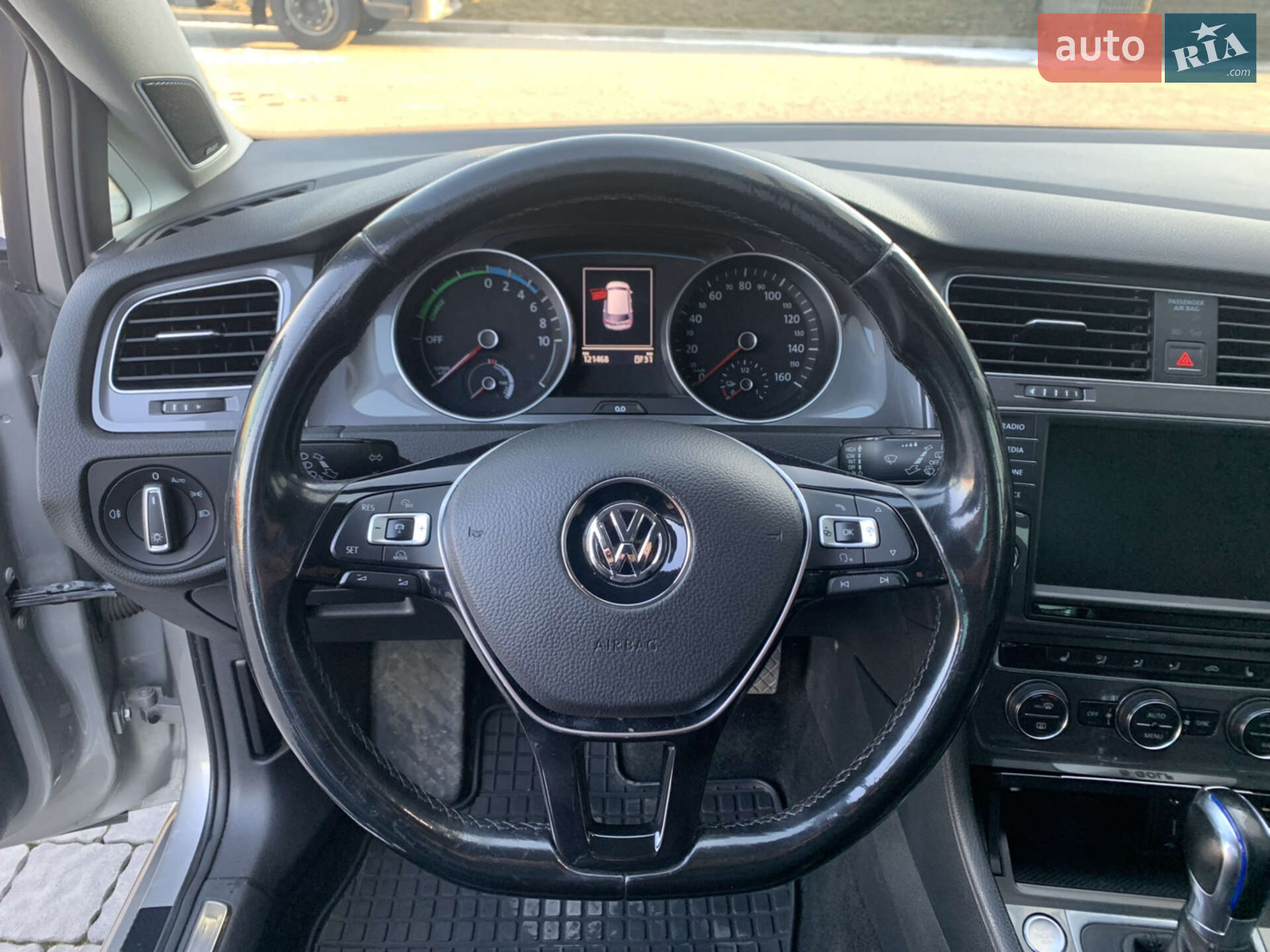 Volkswagen e-Golf 2014 VIN WVWZZZAUZFW905813 фото оголошення 11 з 42