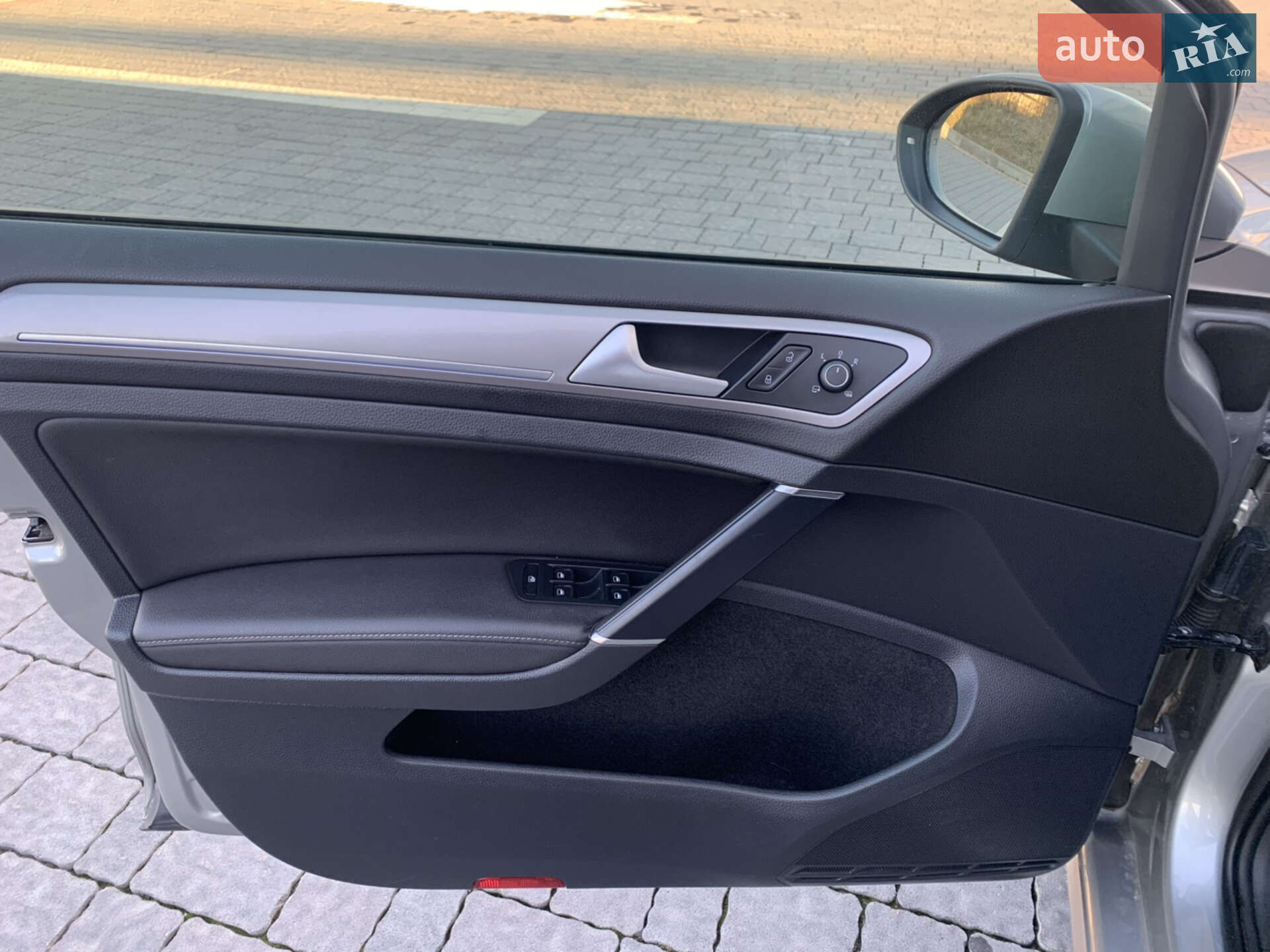 Volkswagen e-Golf 2014 VIN WVWZZZAUZFW905813 фото оголошення 13 з 42