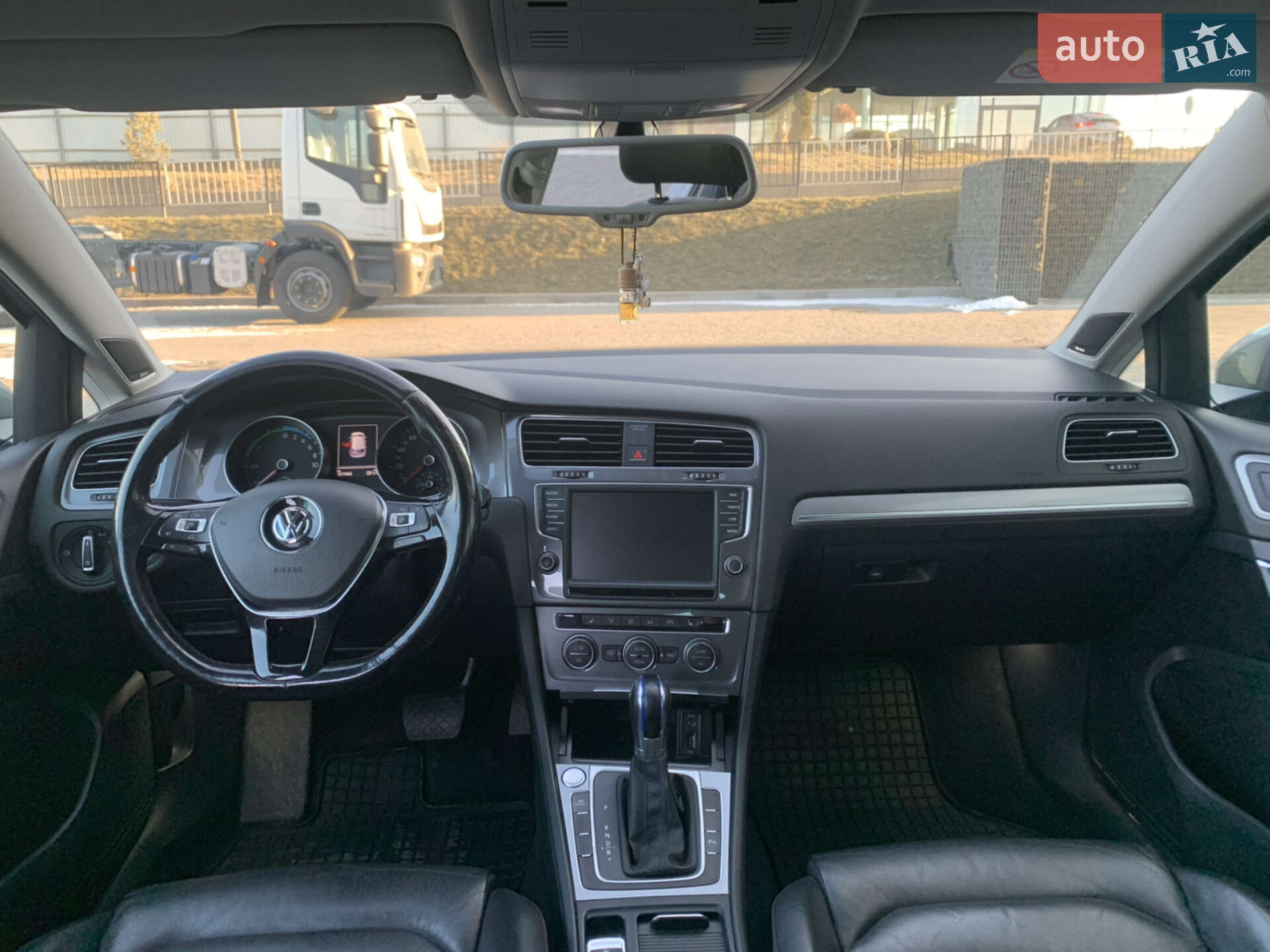 Volkswagen e-Golf 2014 VIN WVWZZZAUZFW905813 фото оголошення 14 з 42