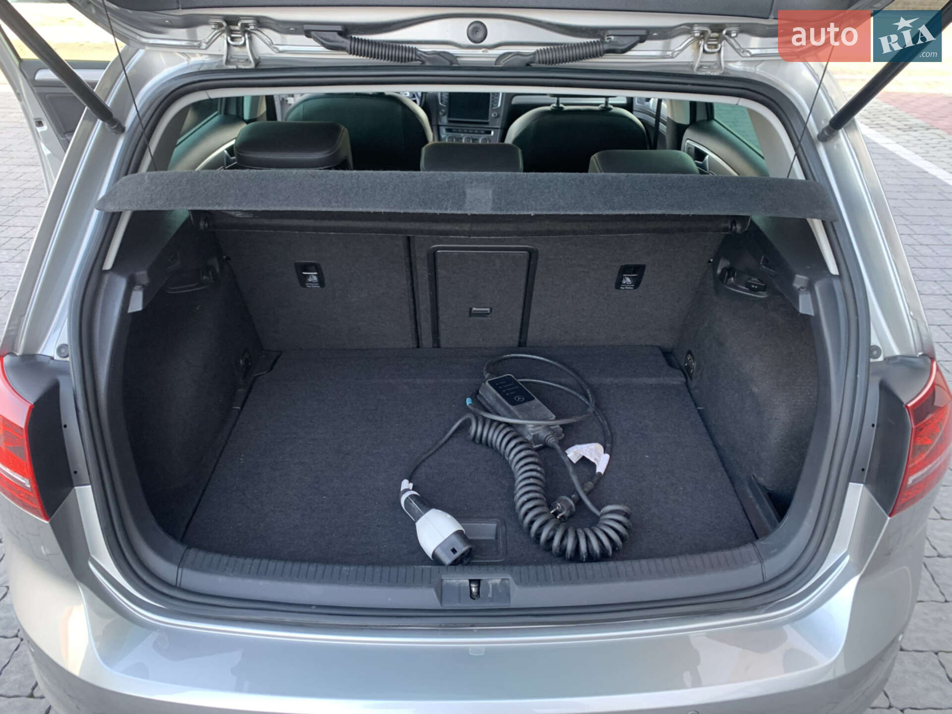 Volkswagen e-Golf 2014 VIN WVWZZZAUZFW905813 фото оголошення 28 з 42