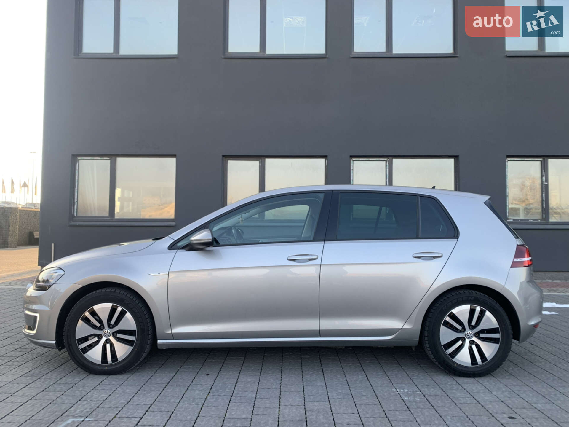 Volkswagen e-Golf 2014 VIN WVWZZZAUZFW905813 фото оголошення 41 з 42