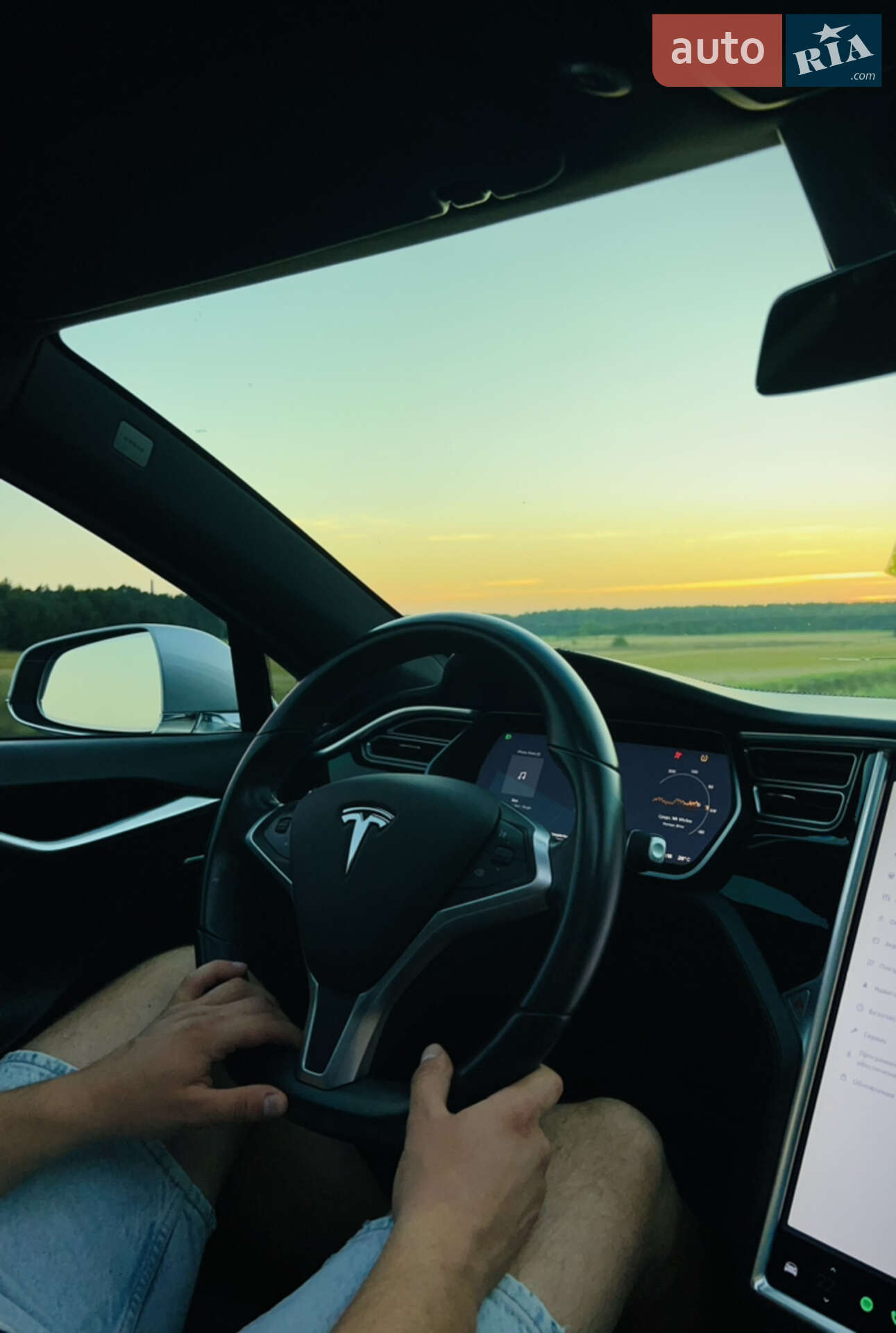 Tesla Model S 2017 VIN 5YJSA1E19HF210008 фото оголошення 3 з 9