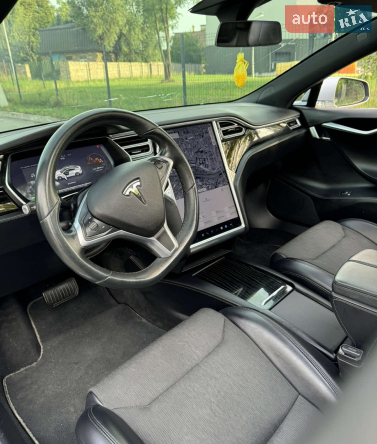 Tesla Model S 2017 VIN 5YJSA1E19HF210008 фото оголошення 9 з 9