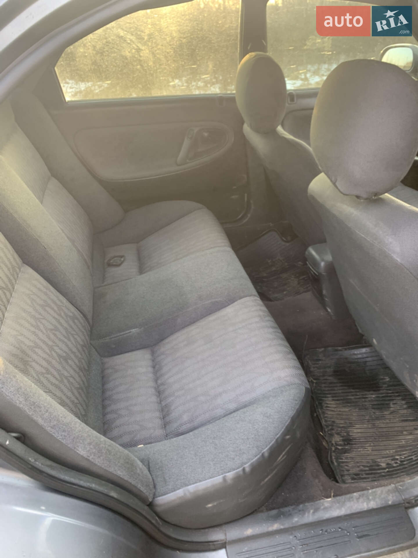Mazda 626 1994 VIN JMZGE12B201408498 фото оголошення 4 з 8