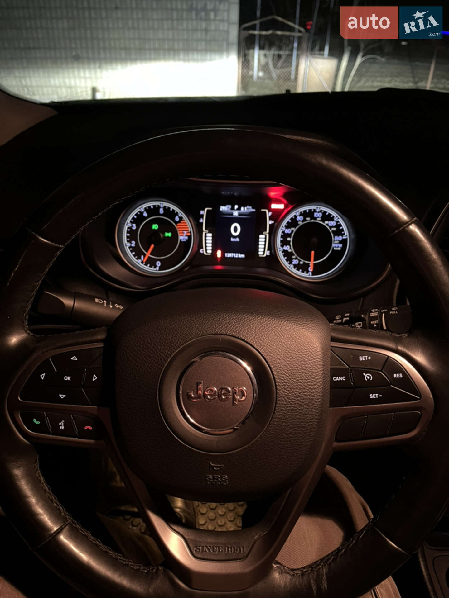 Jeep Cherokee 2019 VIN 1C4PJMLB0KD104290 фото оголошення 33 з 35