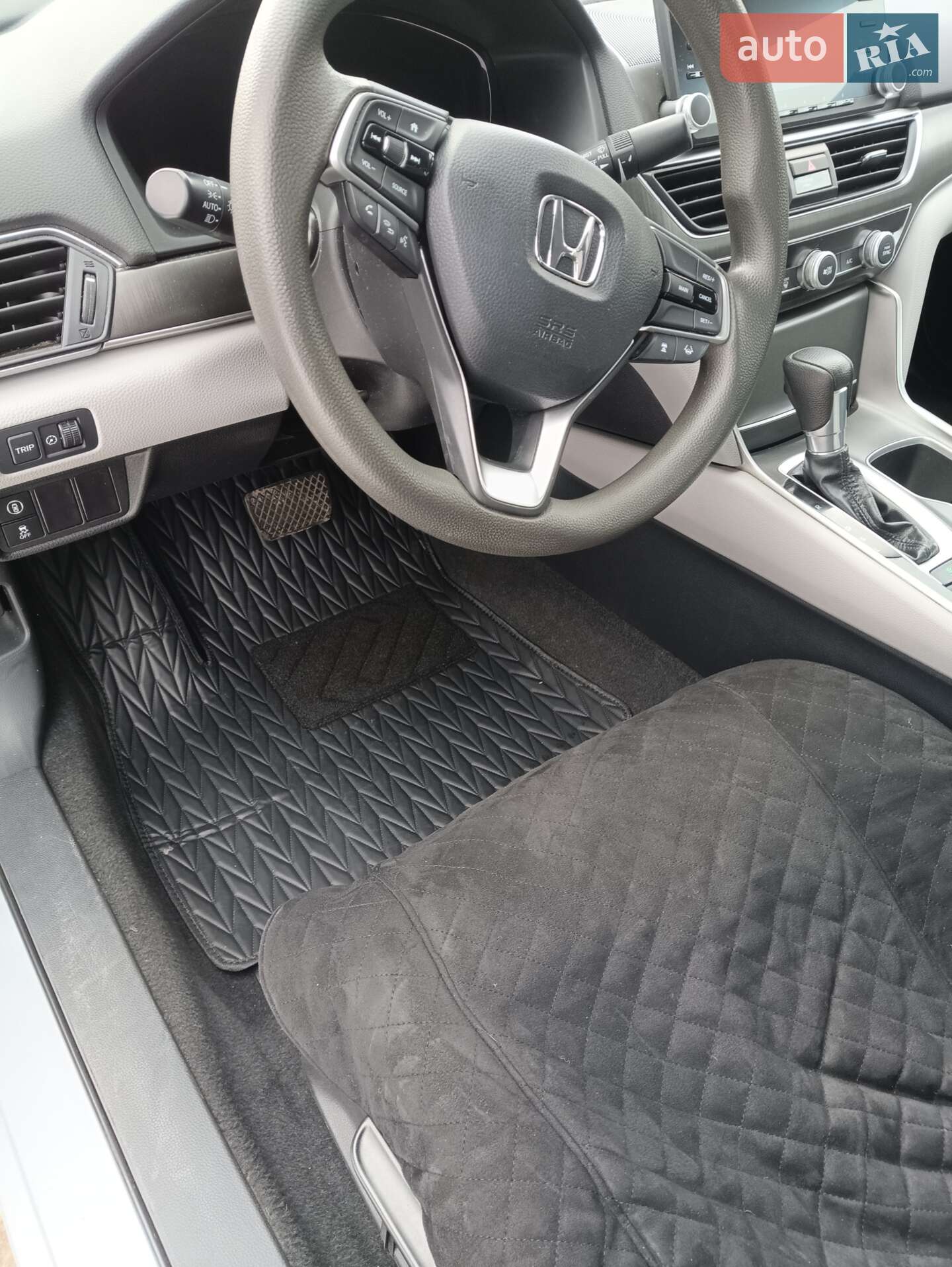 Honda Accord 2019 VIN 1HGCV1F12KA143857 фото оголошення 23 з 27