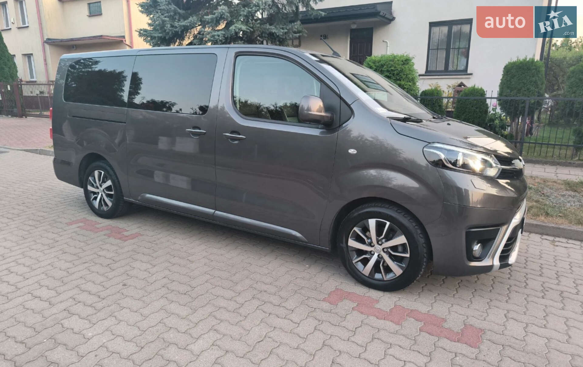 Toyota Proace 2021 VIN YARVEEHZ8GZ003264 фото оголошення 2 з 30